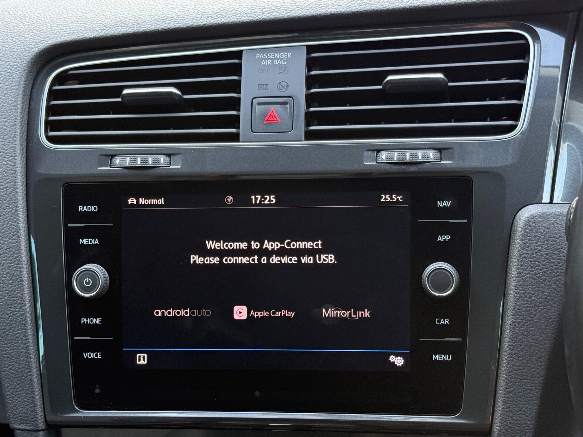 Volkswagen Golf view 40