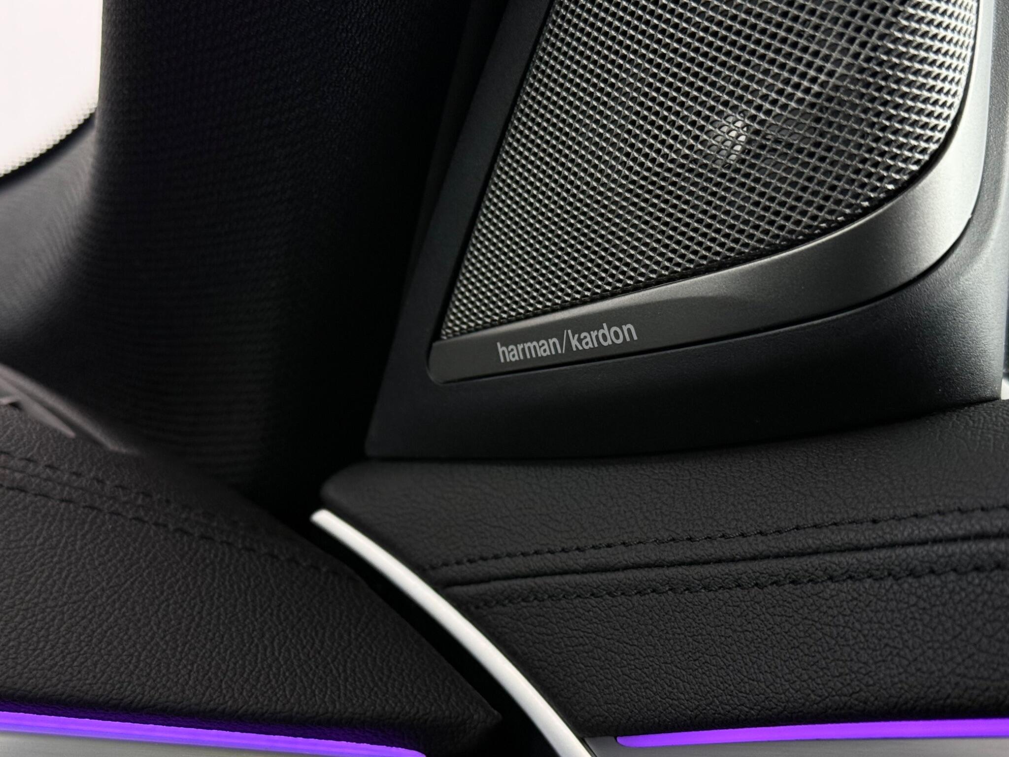 BMW 5 Series view 19