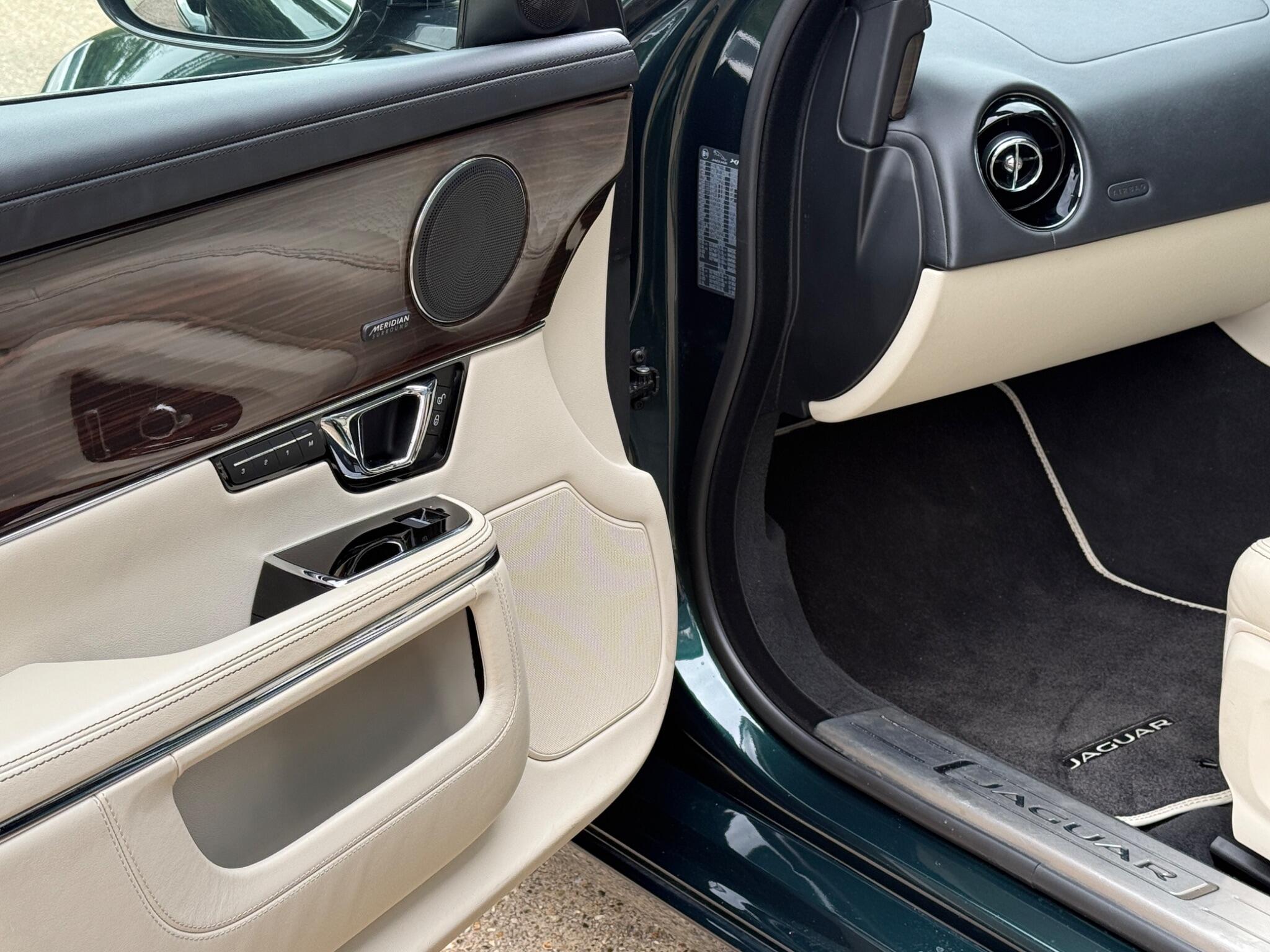 Jaguar XJ view 48