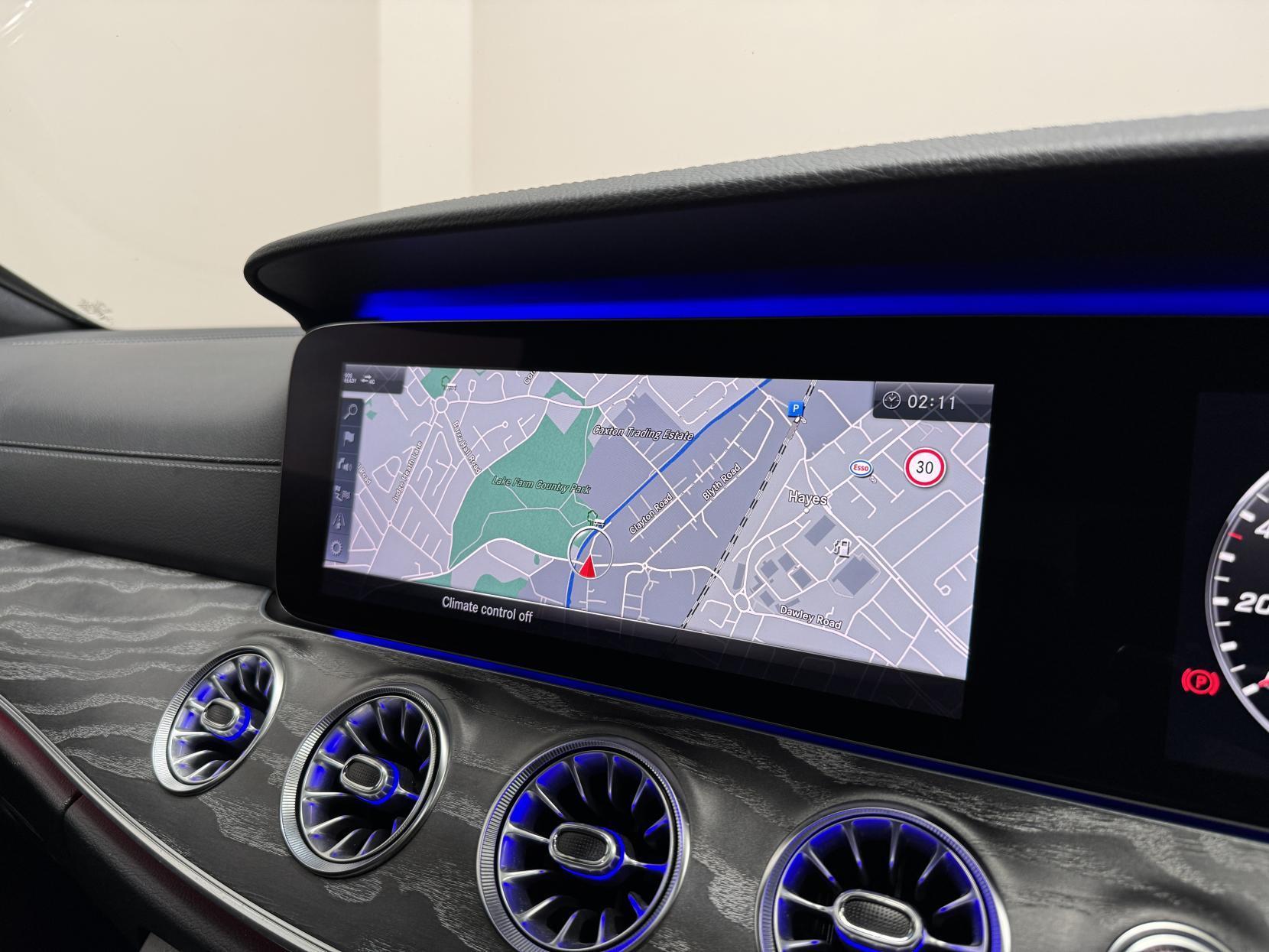 Mercedes-Benz CLS view 26