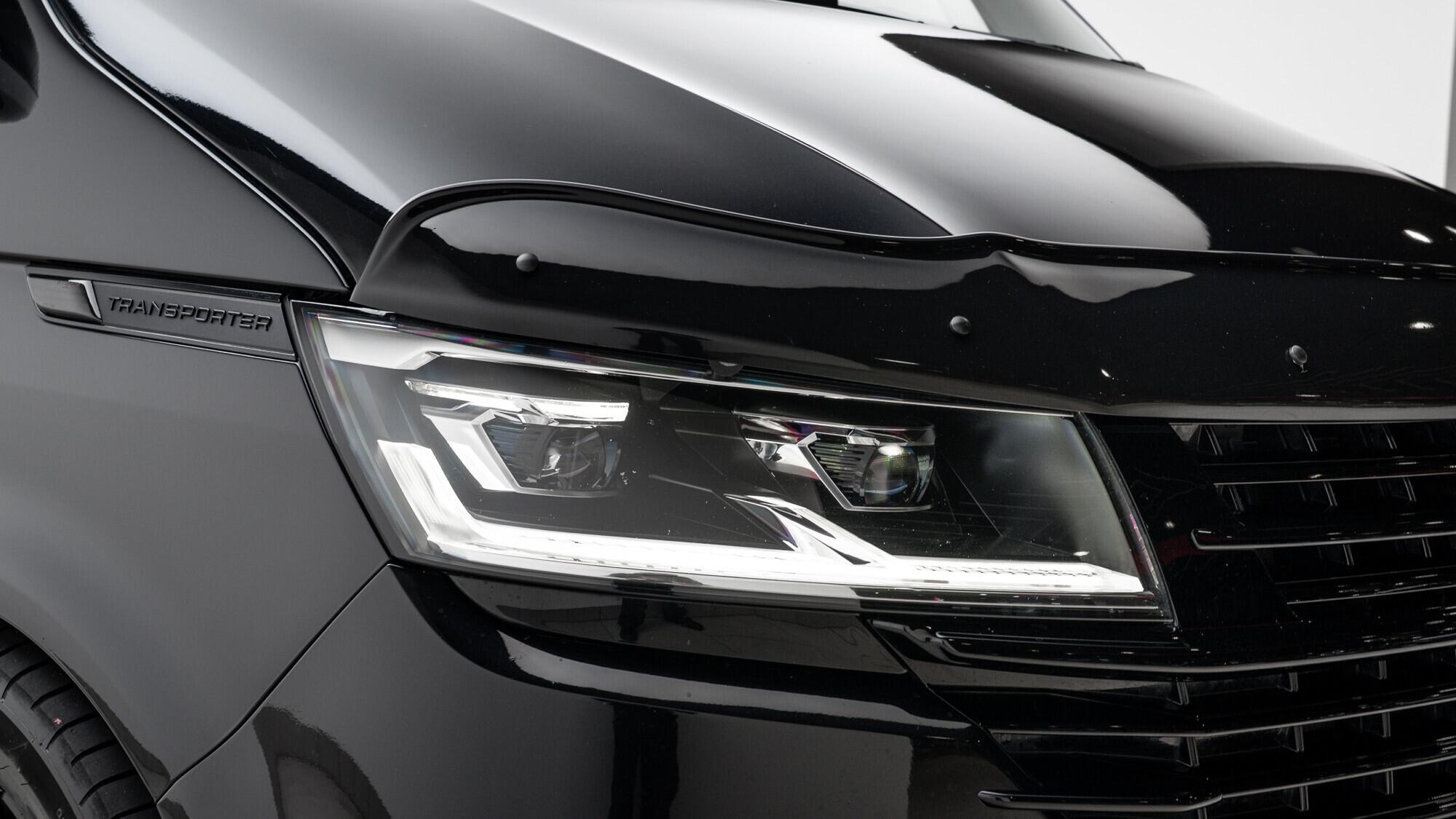 Volkswagen Transporter view 13