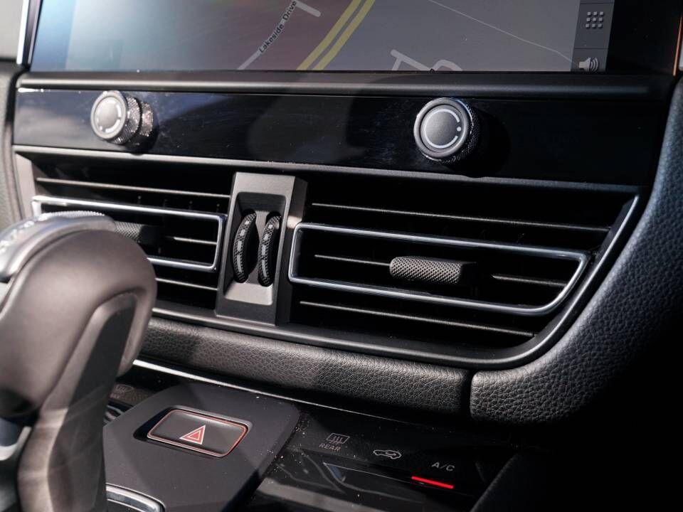 Porsche Macan view 9