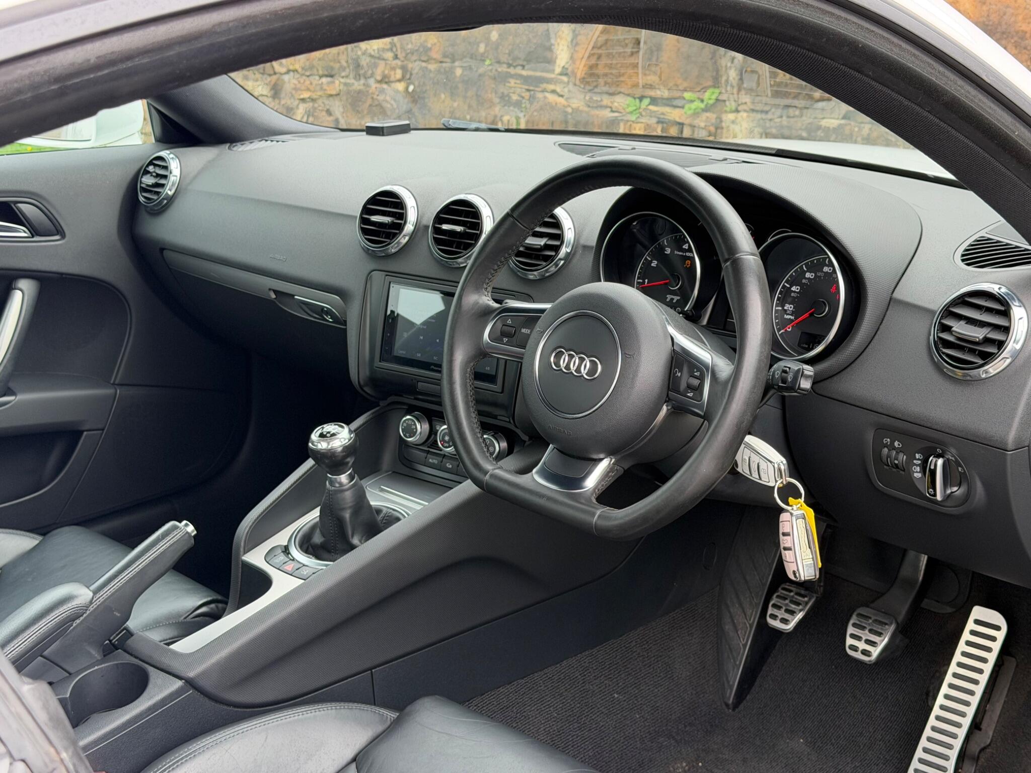 Audi TT view 11