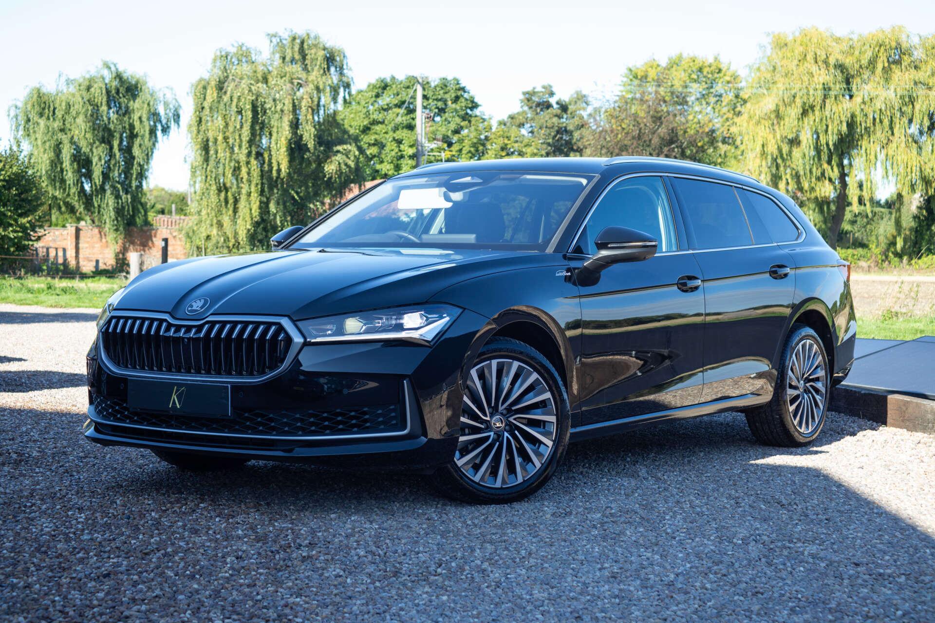 Skoda Superb view 3