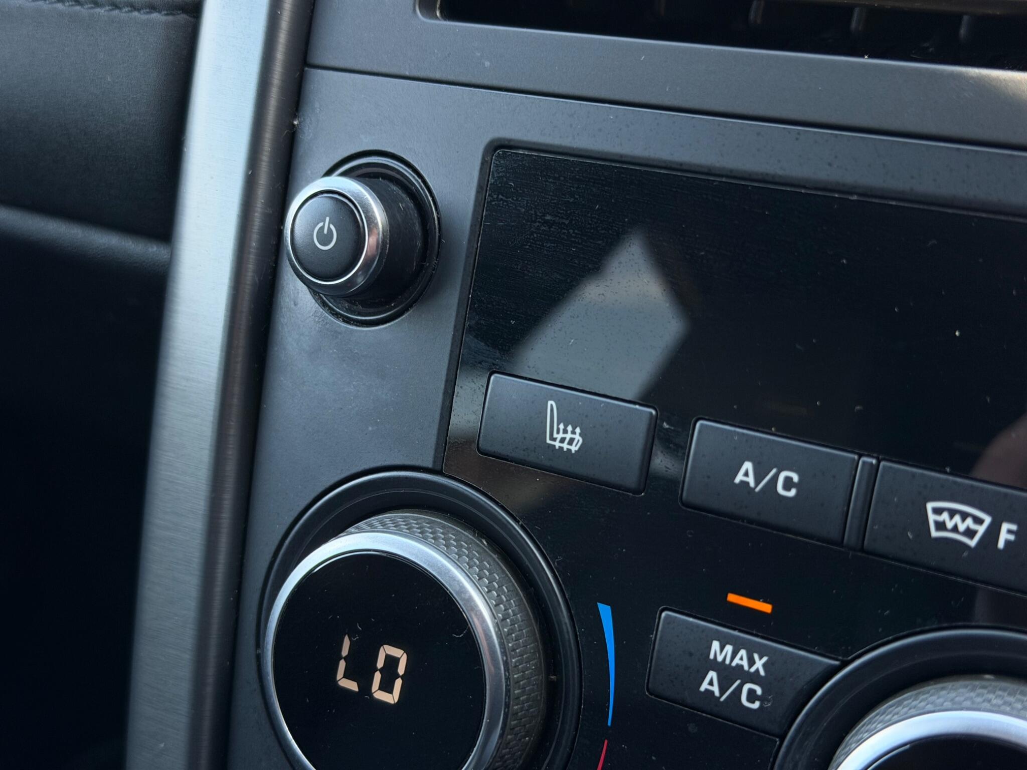 Land Rover Discovery Sport view 20