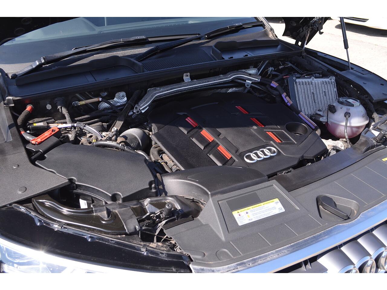 Audi SQ5 view 37