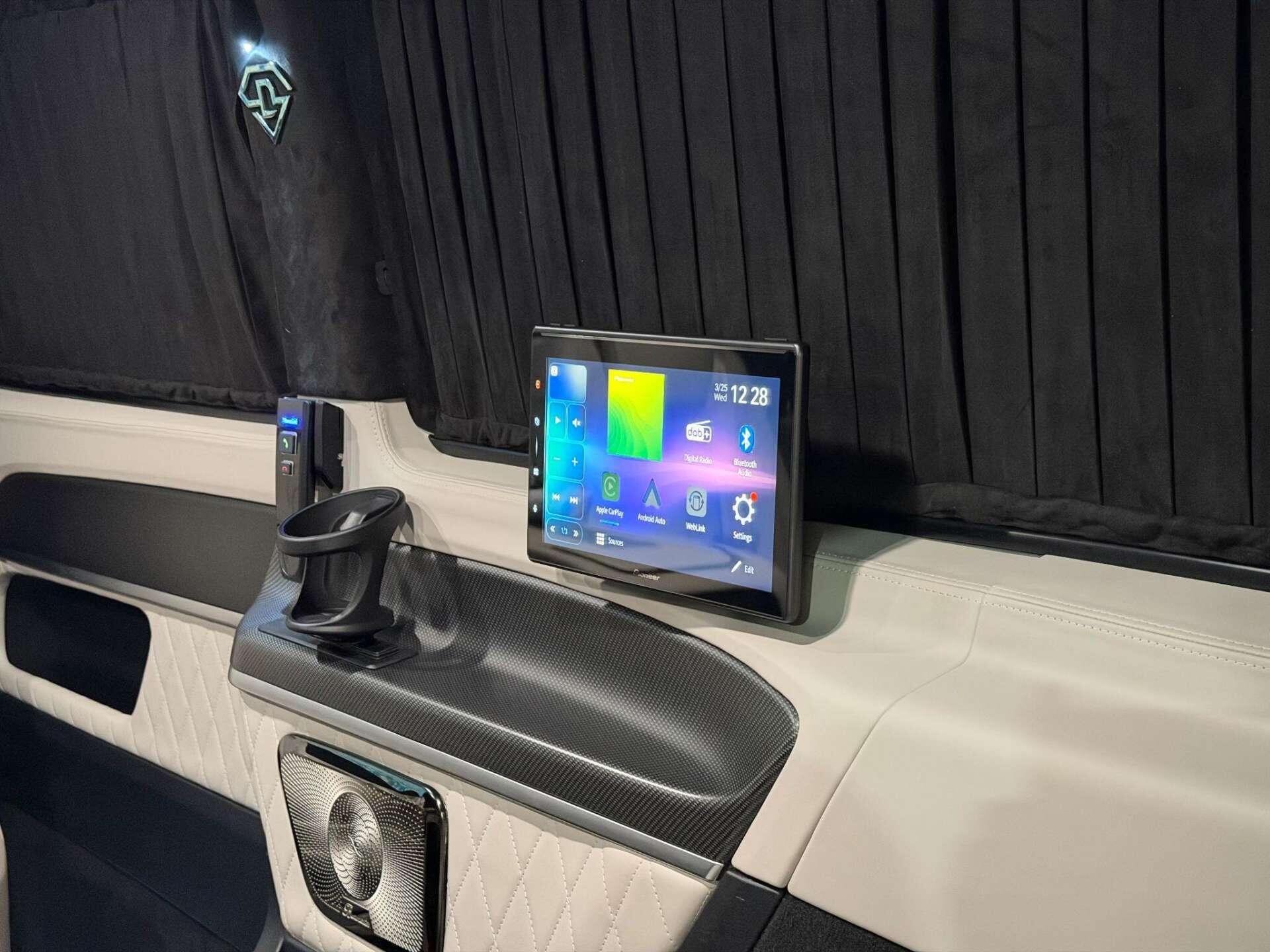Mercedes-Benz V Class view 34