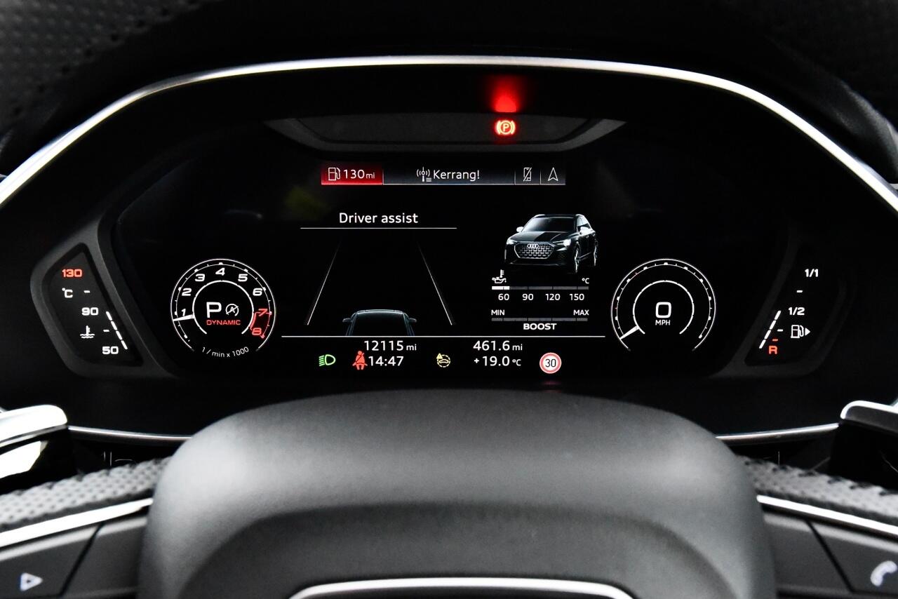 Audi RS Q3 view 31