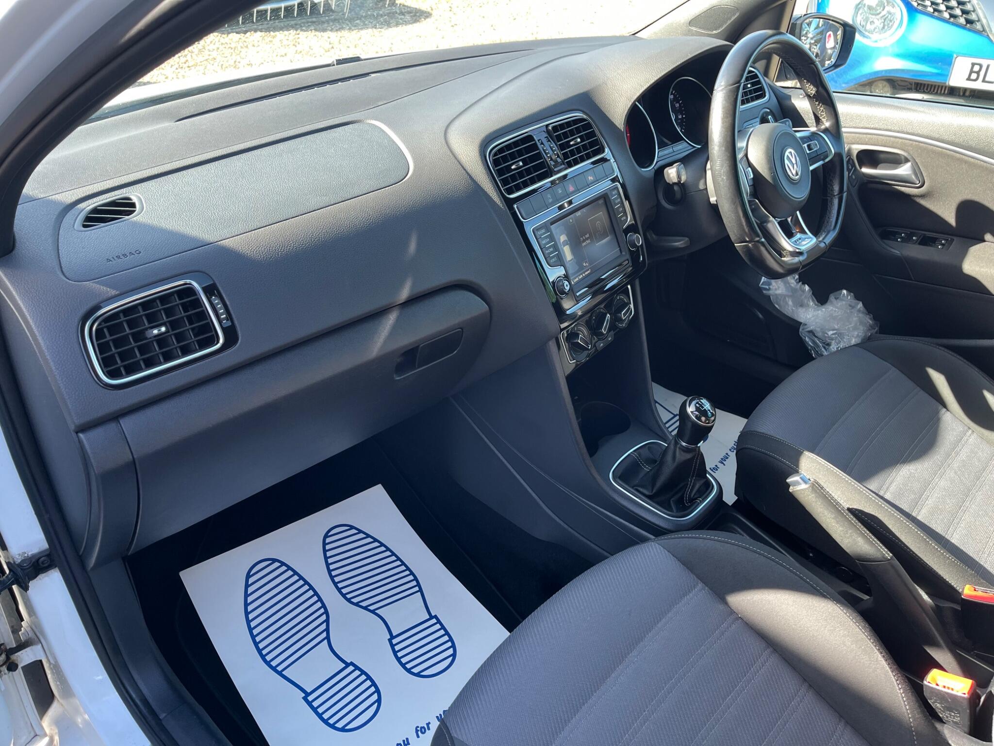 Volkswagen Polo view 11