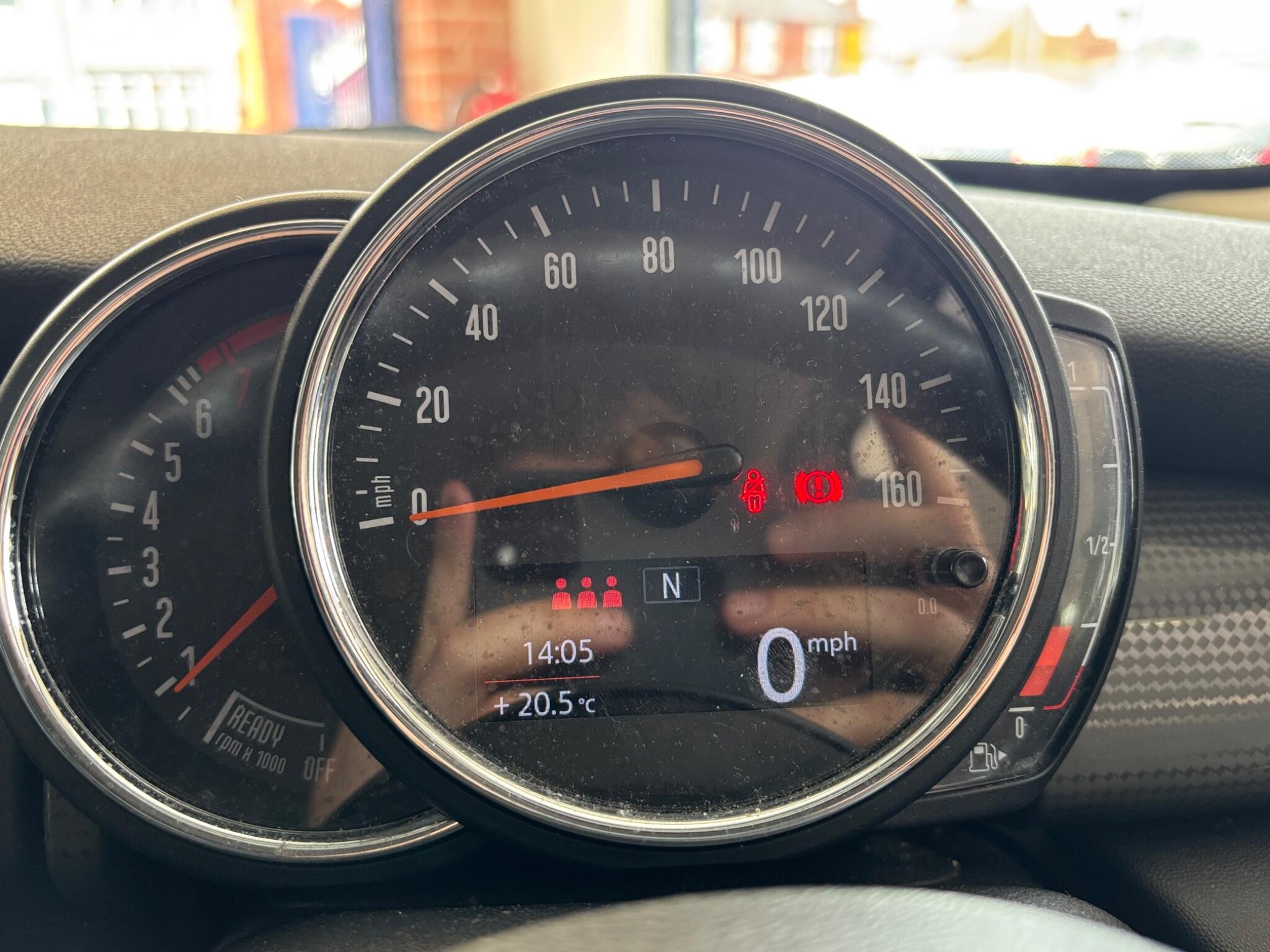 Mini Hatch view 20