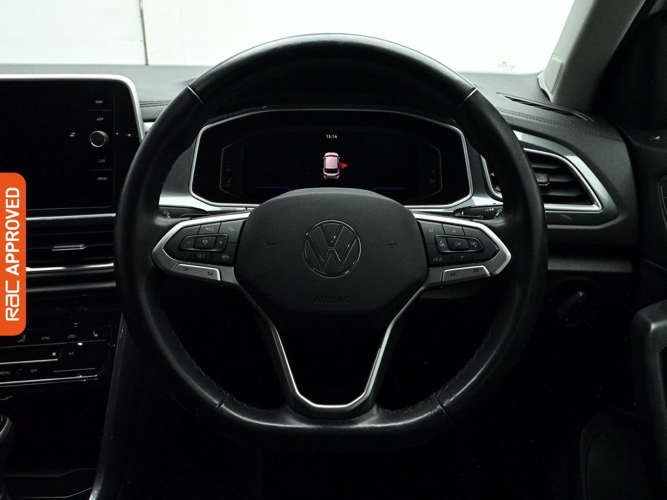 Volkswagen T-Roc view 9