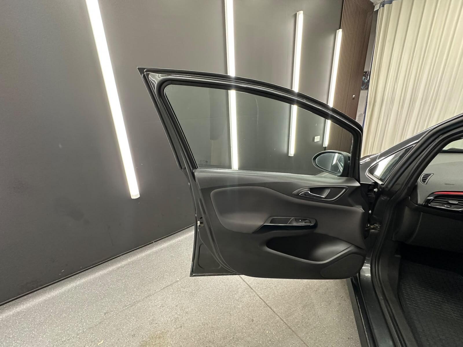 Vauxhall Corsa view 13