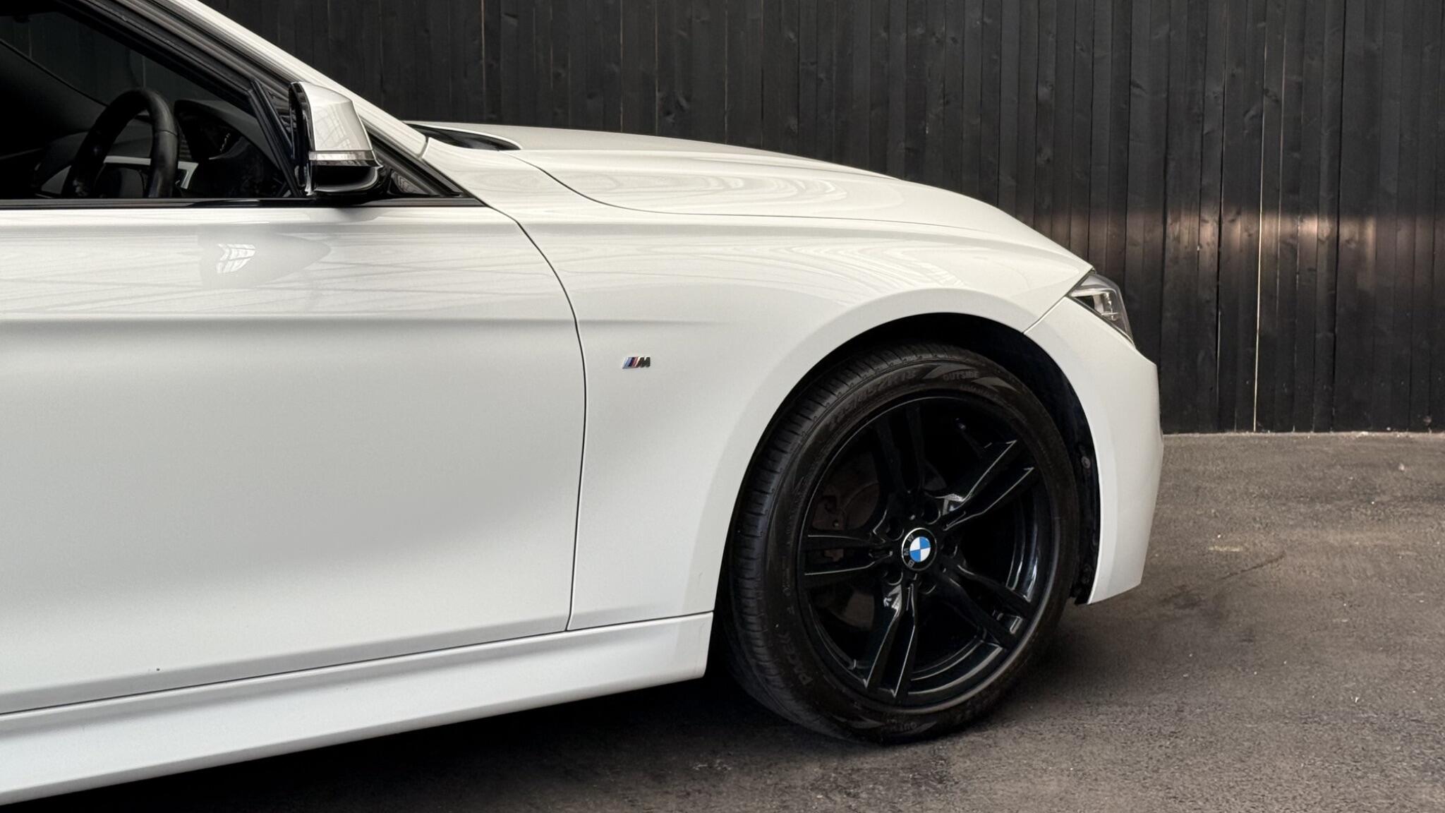 BMW 3 Series view 16