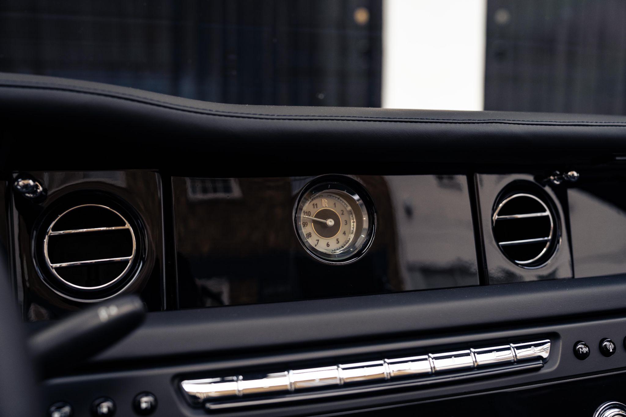 Rolls-Royce Phantom view 35