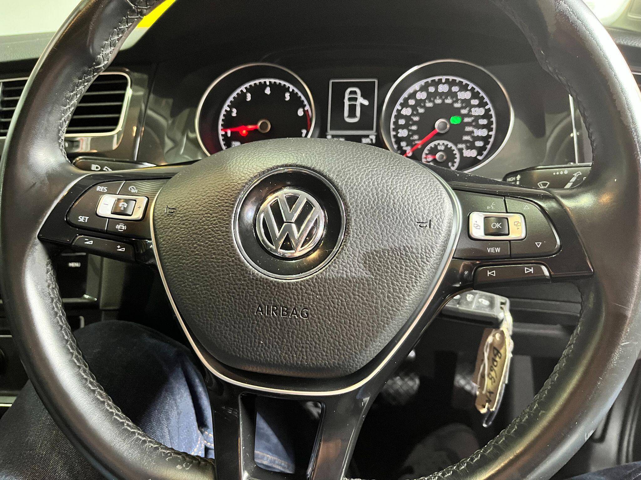 Volkswagen Golf view 13