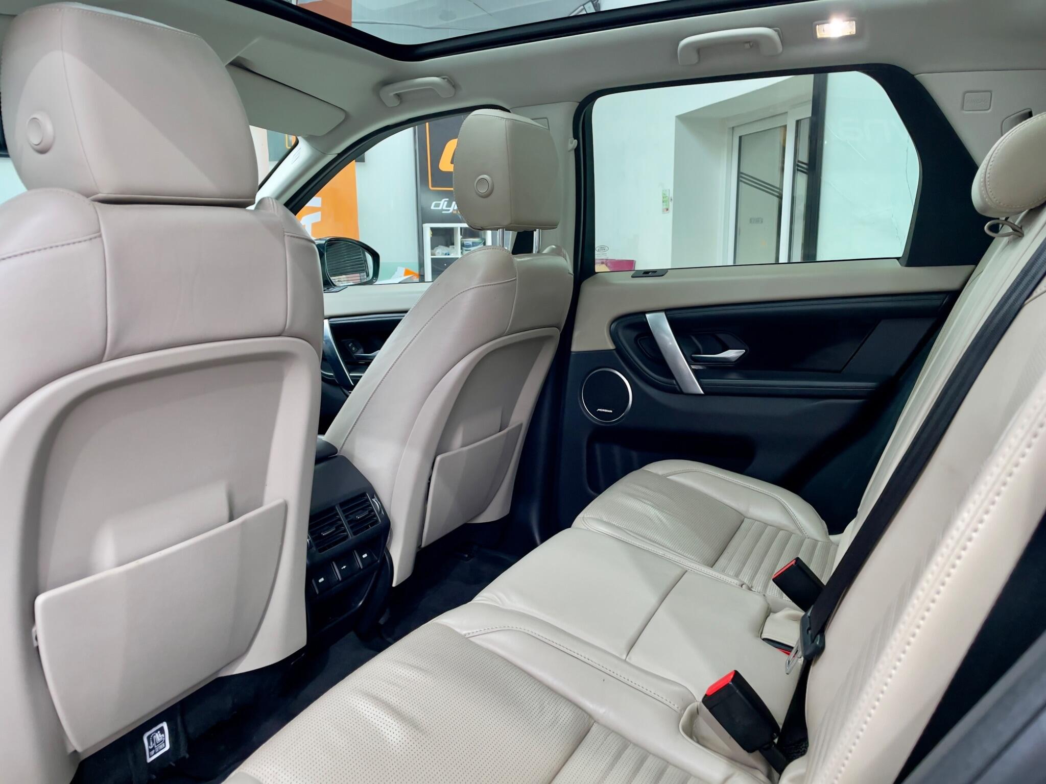 Land Rover Discovery Sport view 50