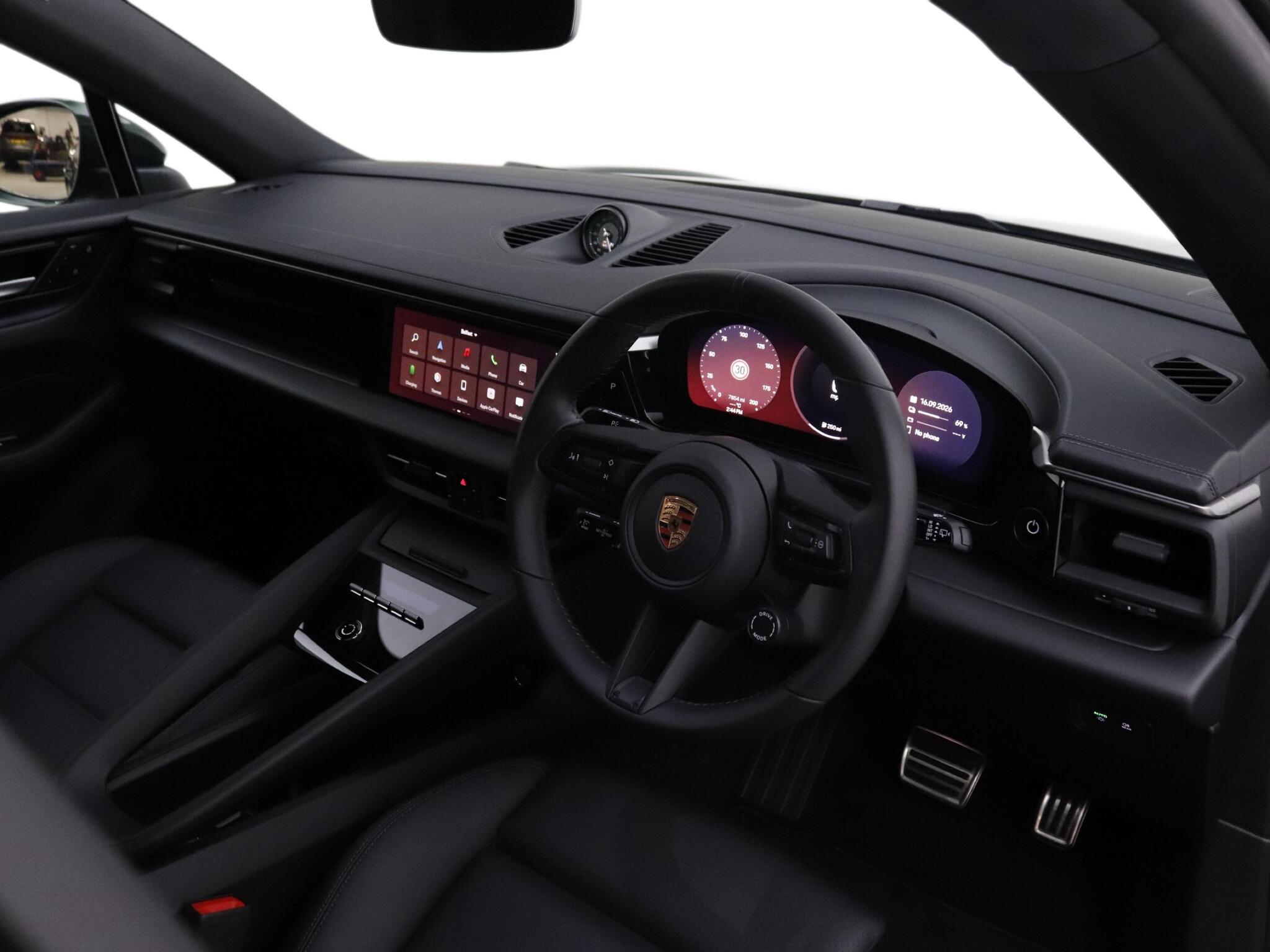 Porsche Macan view 9