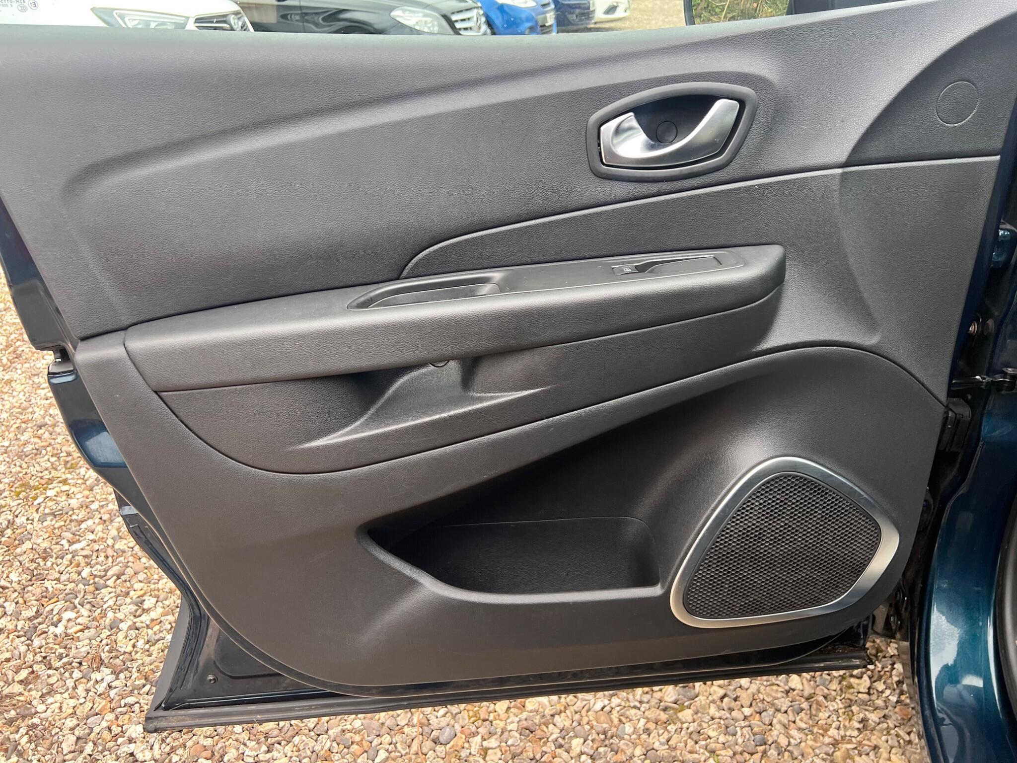 Renault Captur view 51