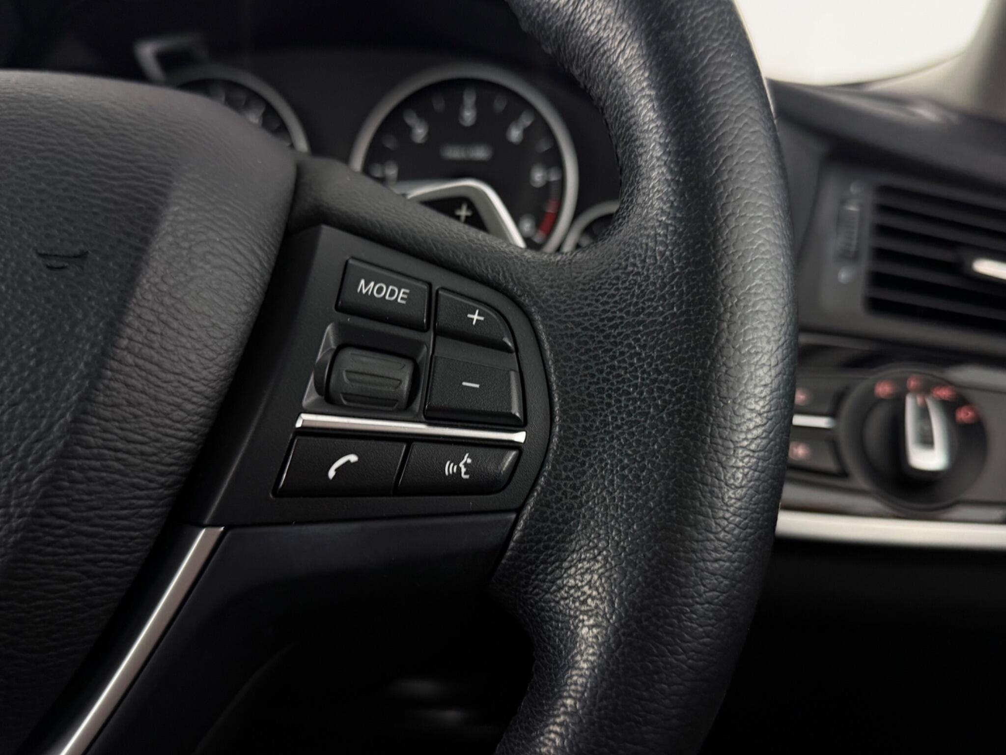 BMW X4 view 16