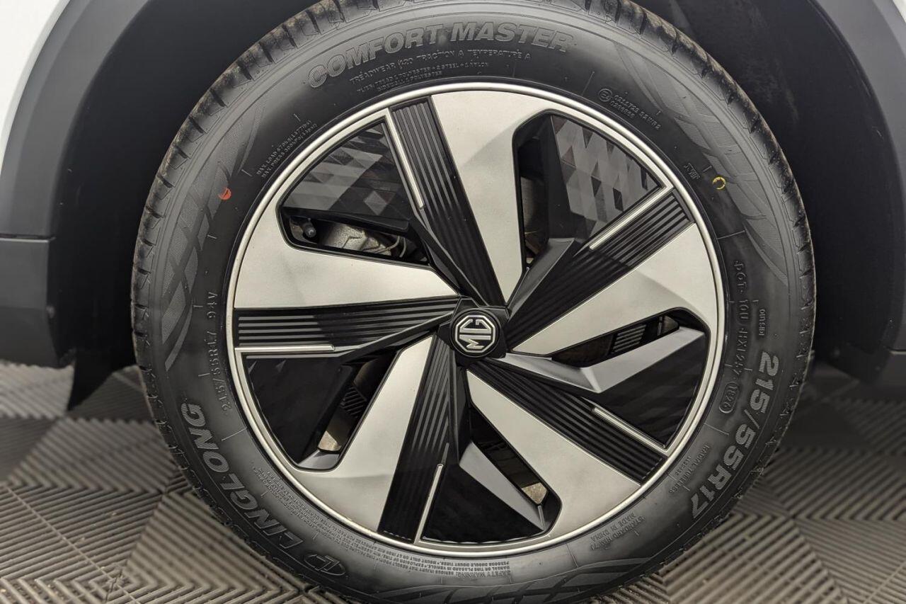 MG ZS view 48