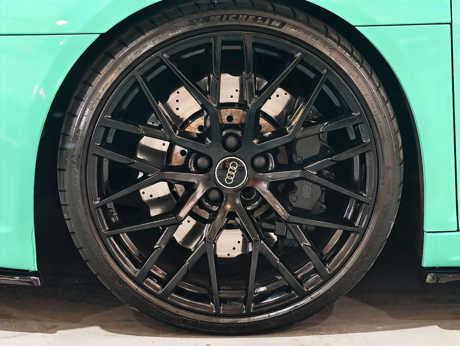 Audi R8 view 29