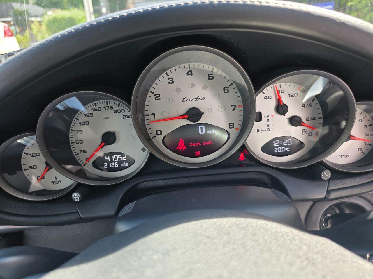 Porsche 911 view 34