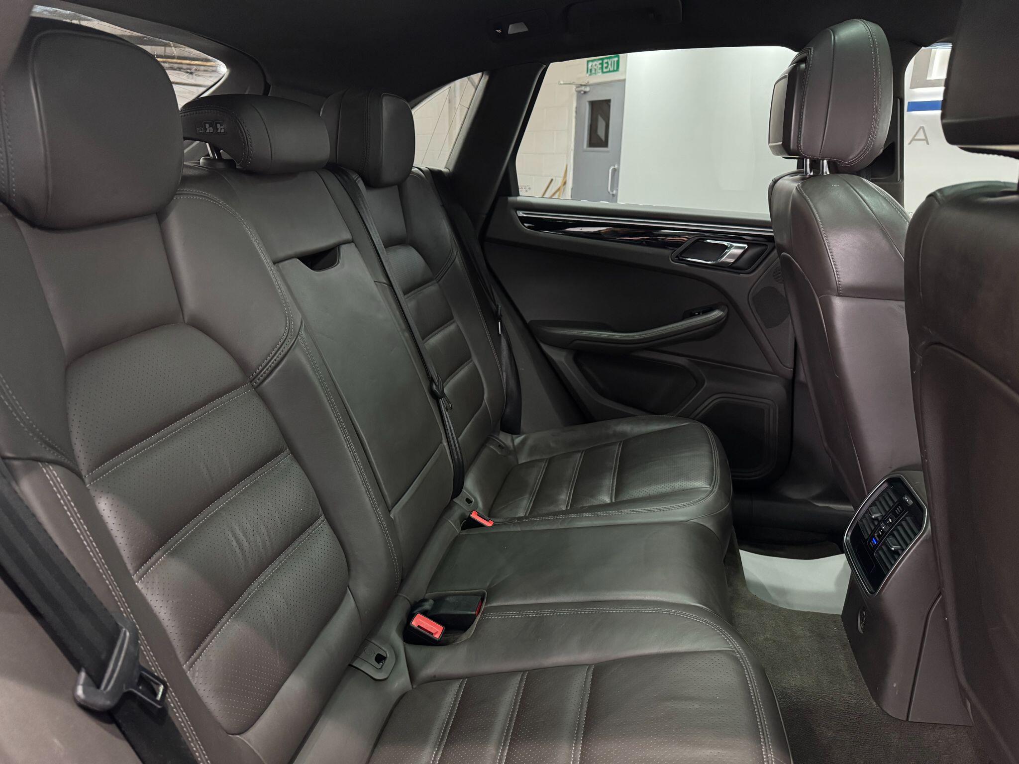 Porsche Macan view 48