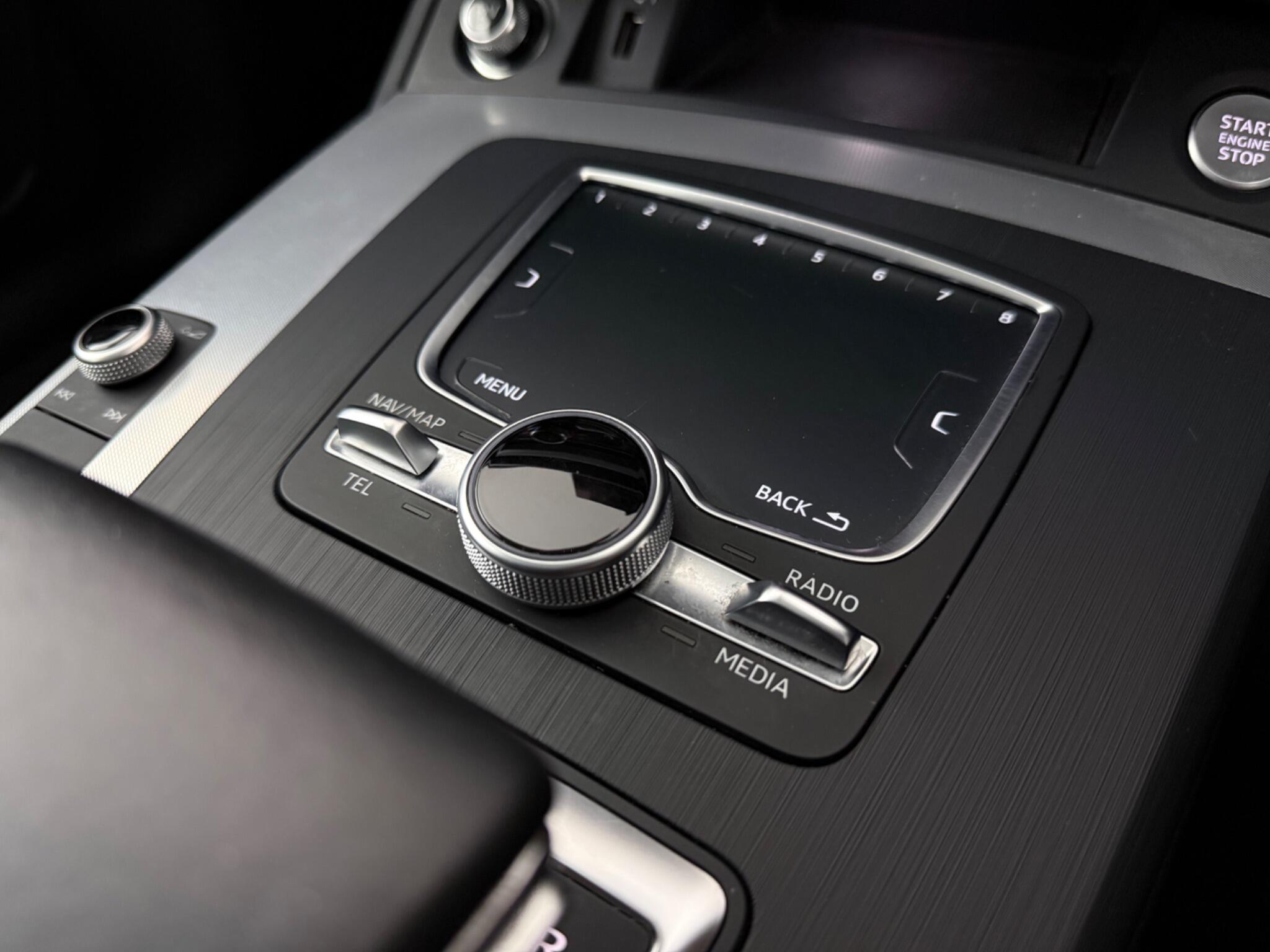 Audi Q5 view 22