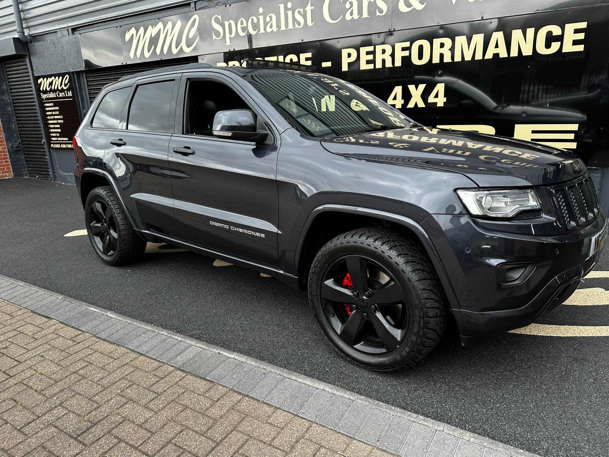 Jeep Grand Cherokee view 3