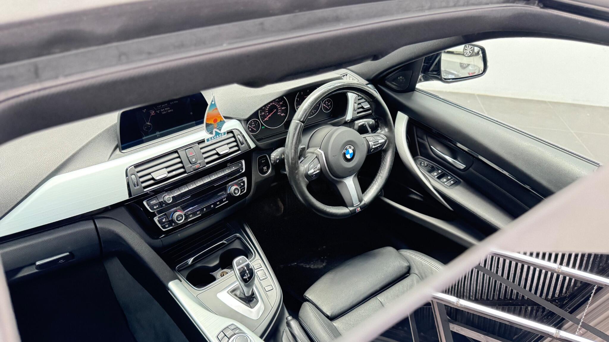 BMW 3 Series view 23