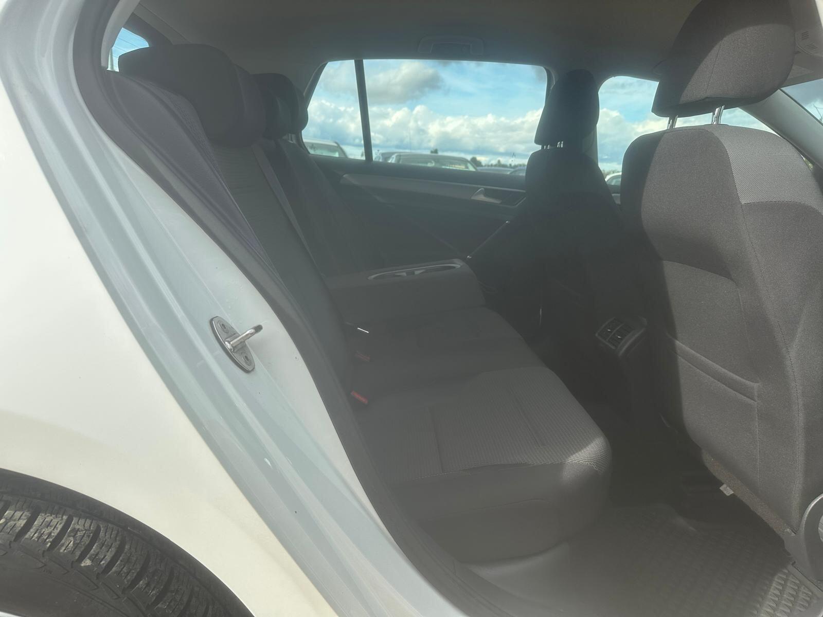 Volkswagen Golf view 10