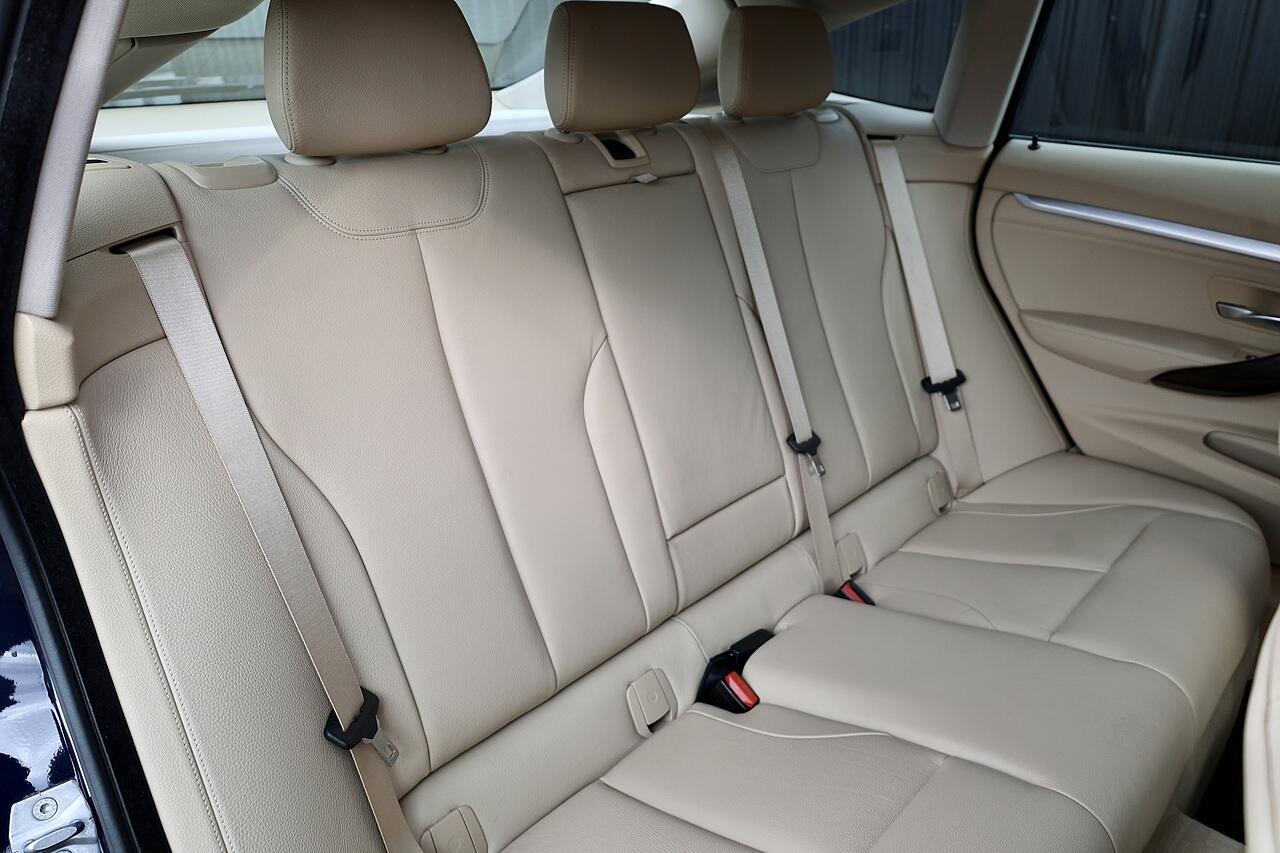 BMW 3 Series Gran Turismo view 27