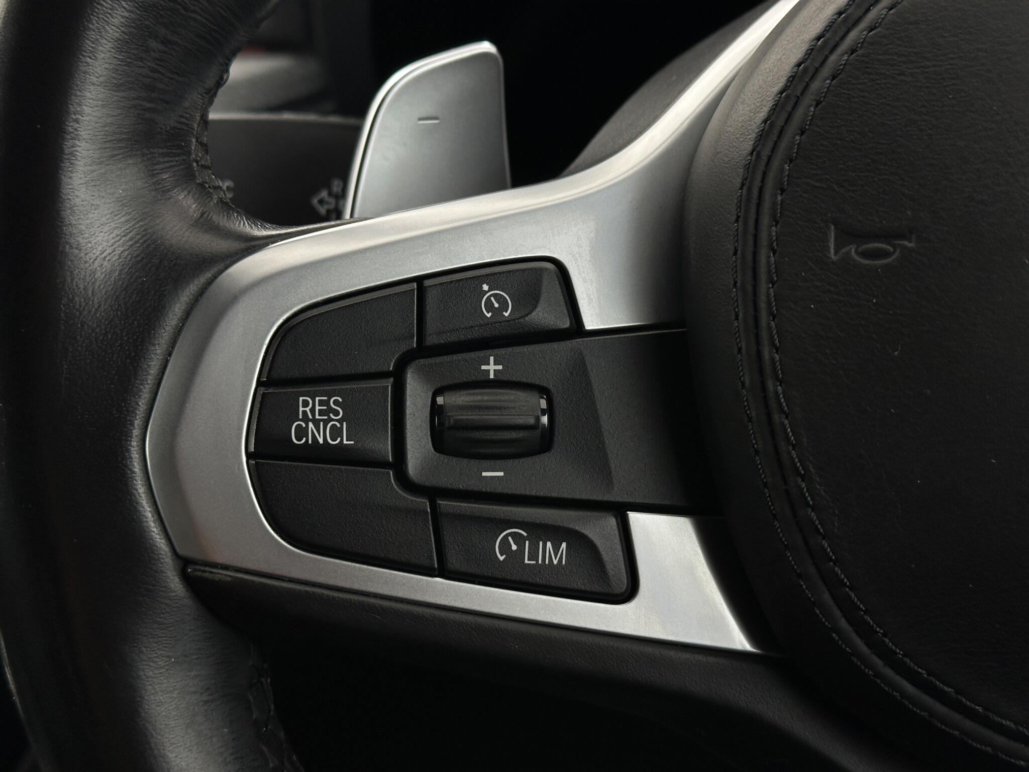 BMW 5 Series view 15