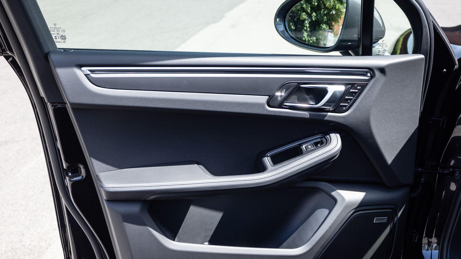 Porsche Macan view 20