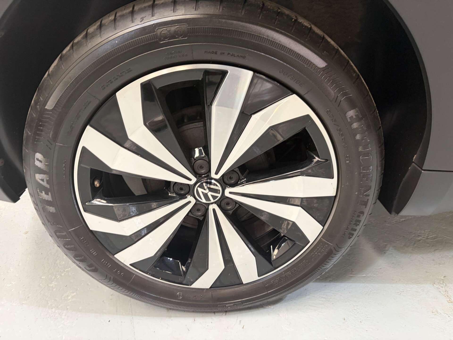Volkswagen T-Cross view 16