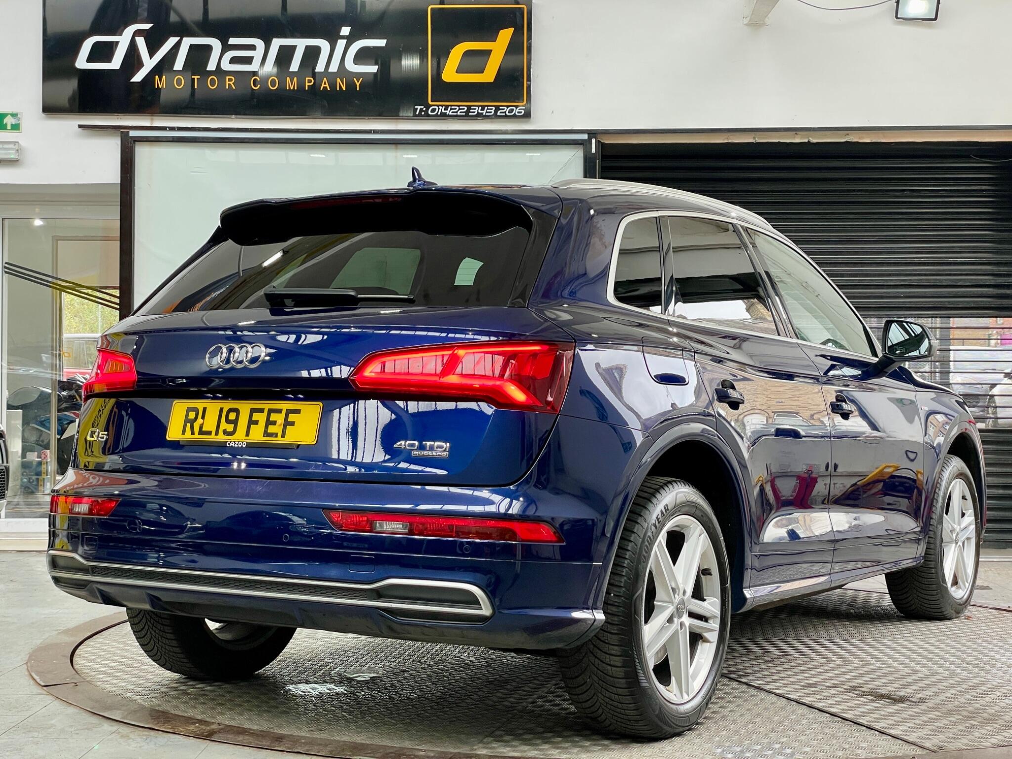 Audi Q5 view 4