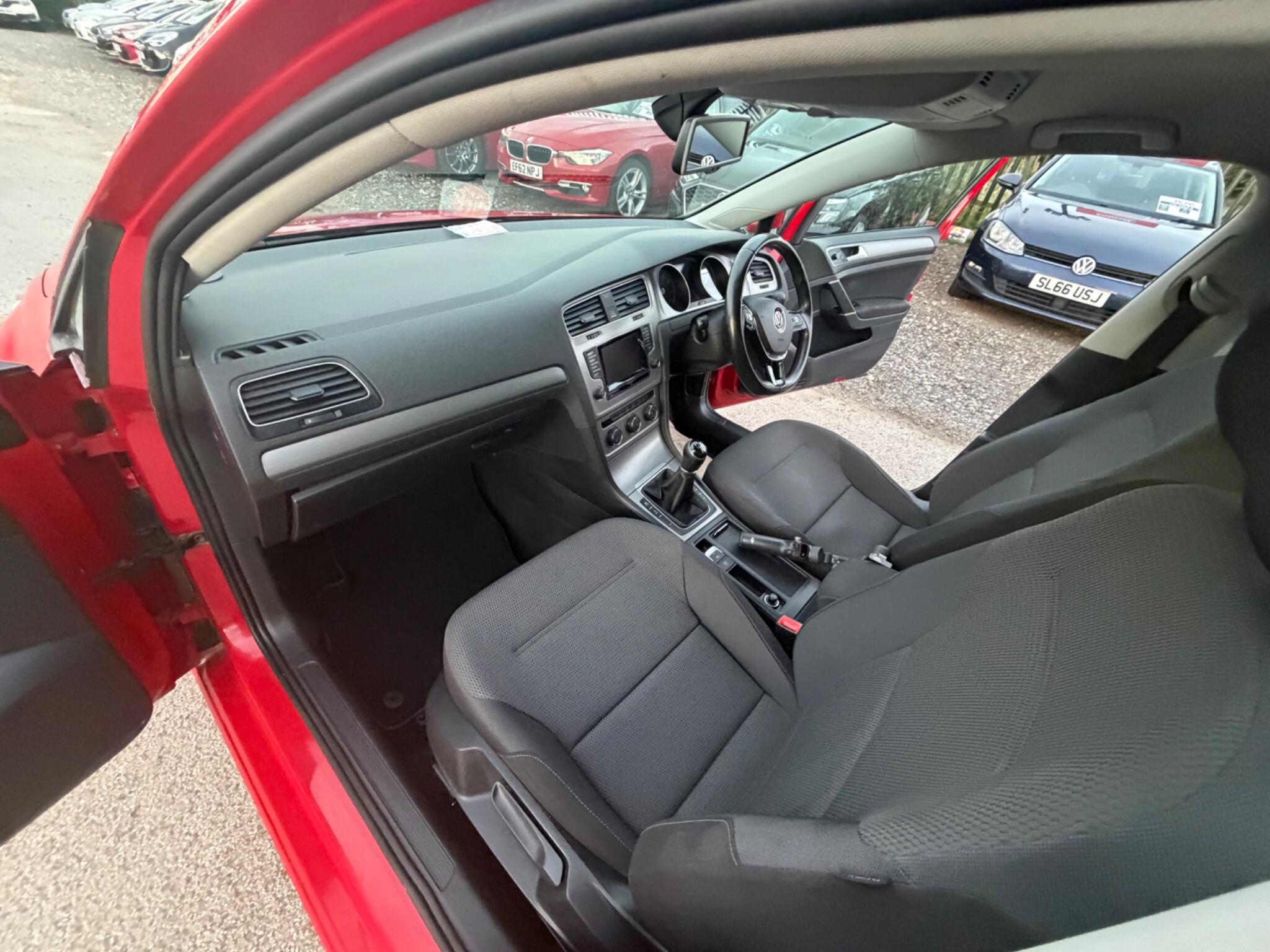 Volkswagen Golf view 63