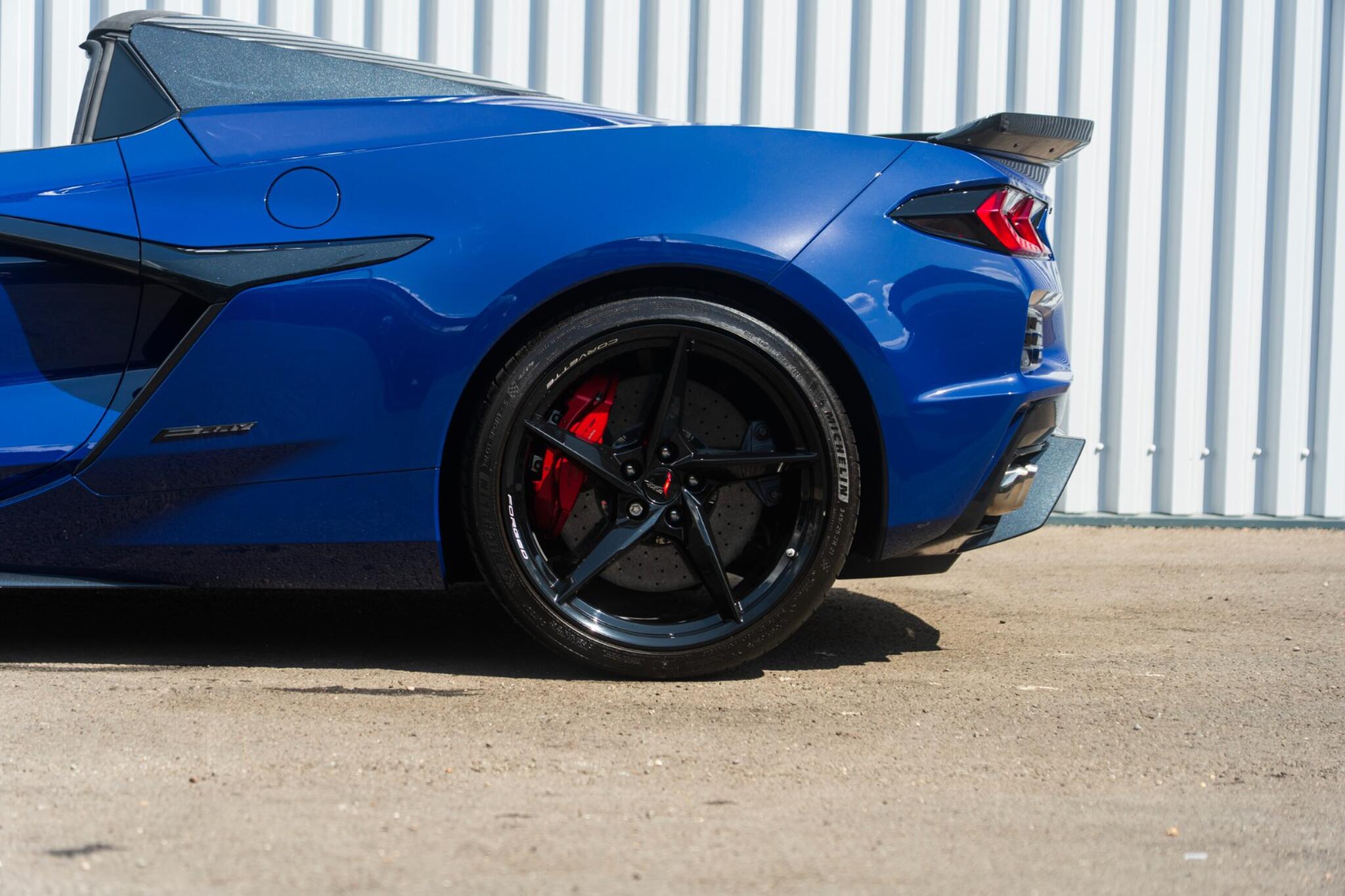 Chevrolet Corvette view 11
