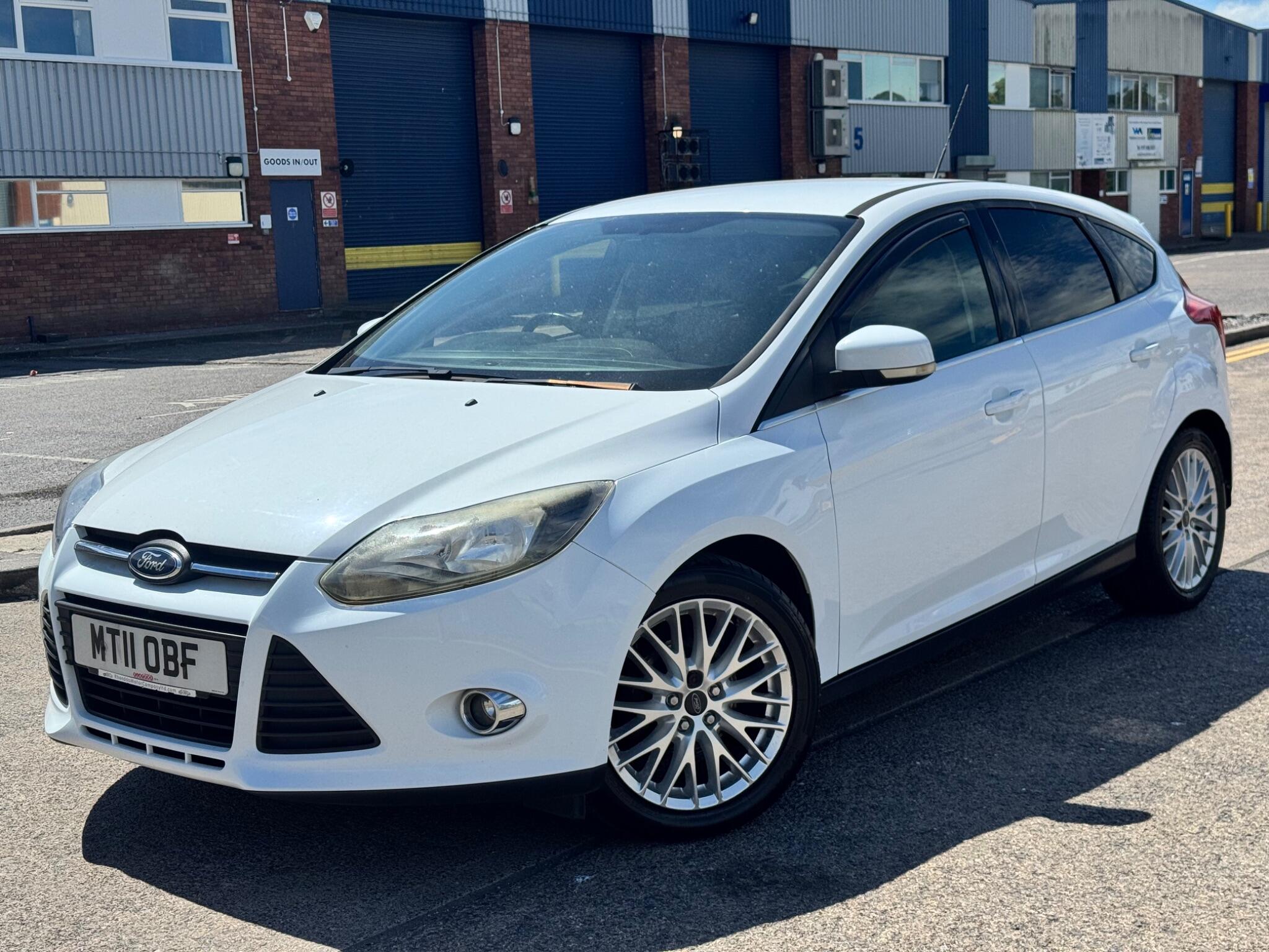 Ford Focus view 3