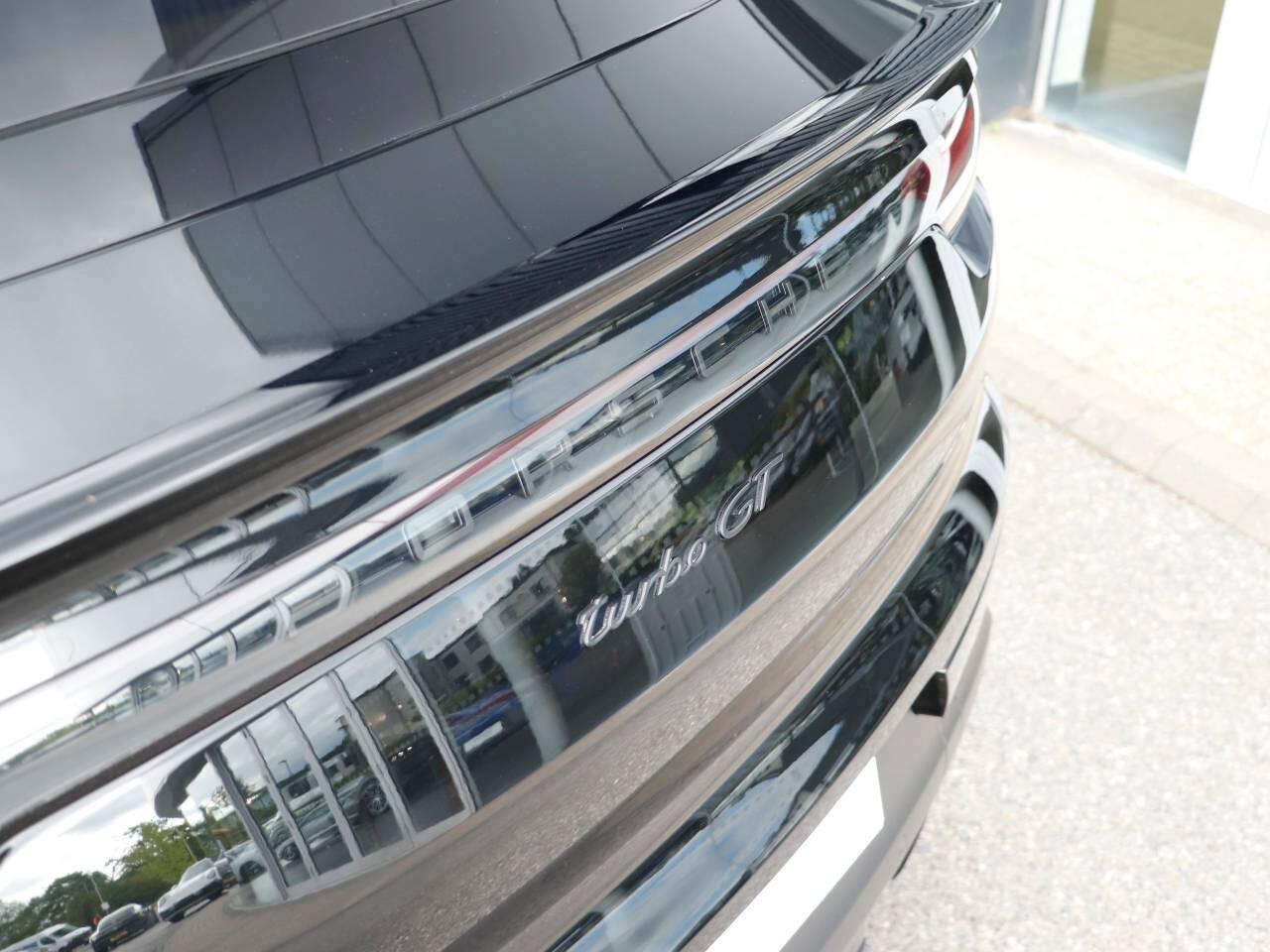 Porsche Cayenne view 29