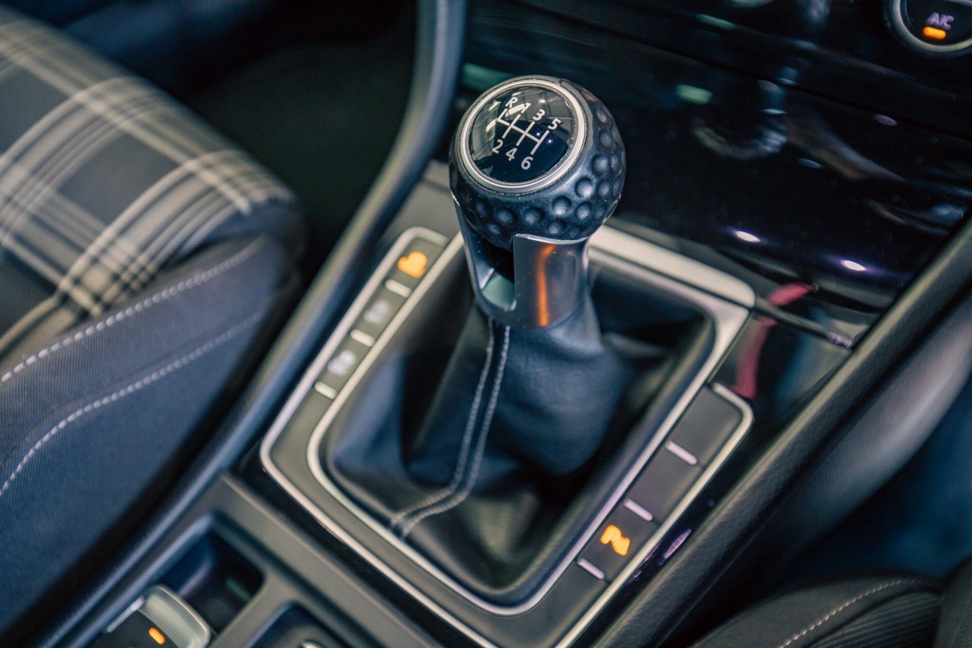 Volkswagen Golf view 17
