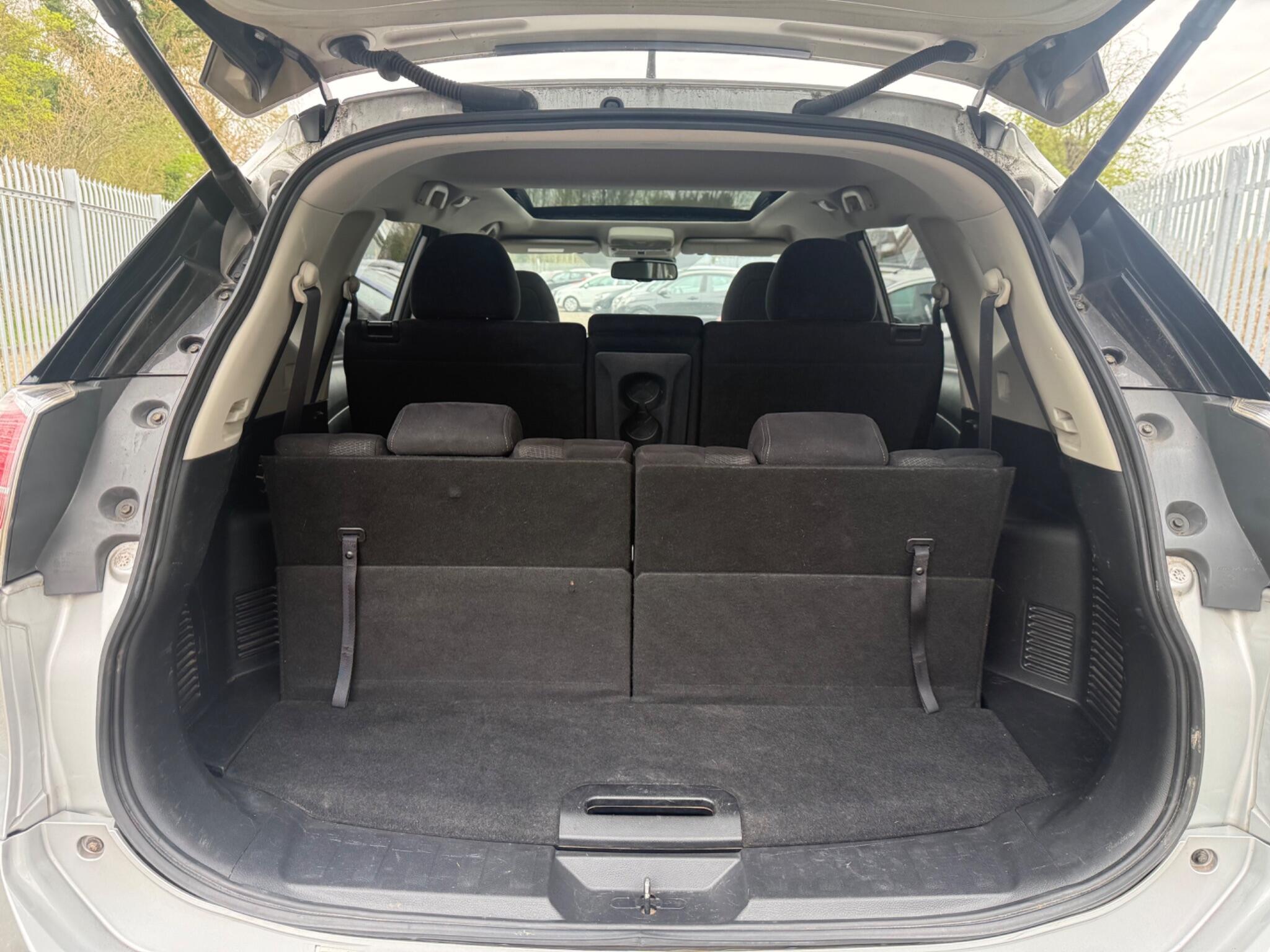 2017 Nissan X-Trail image 33