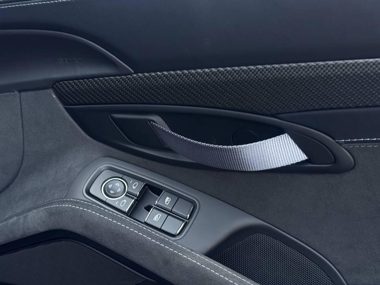 Porsche Cayman view 43