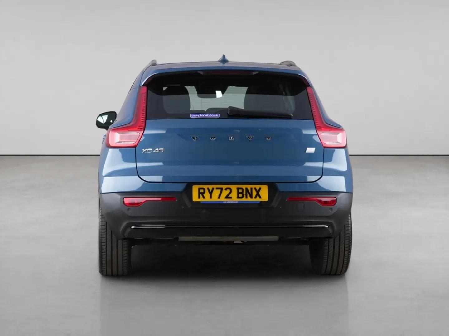 Volvo XC40 view 8