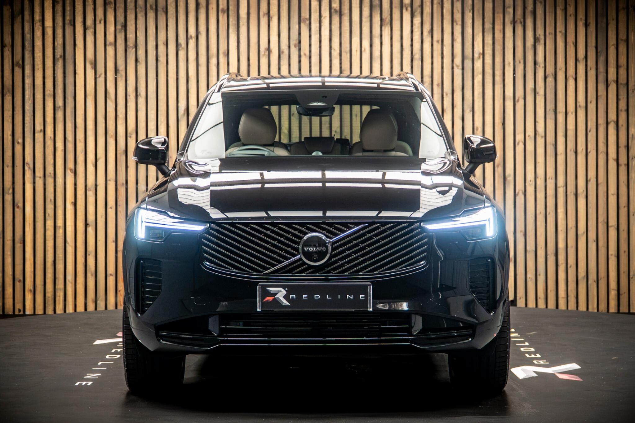Volvo XC90 view 5