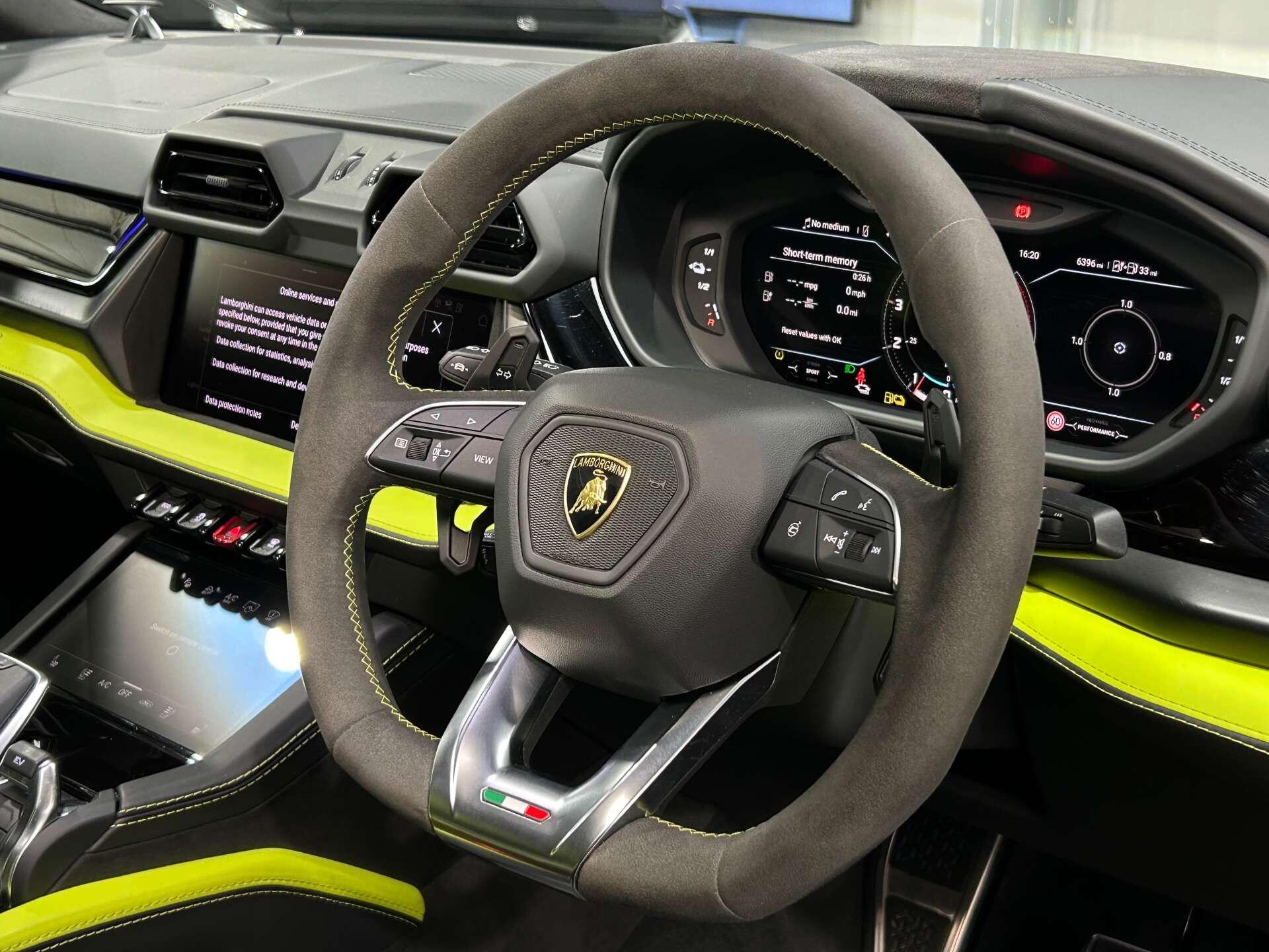 Lamborghini Urus view 27