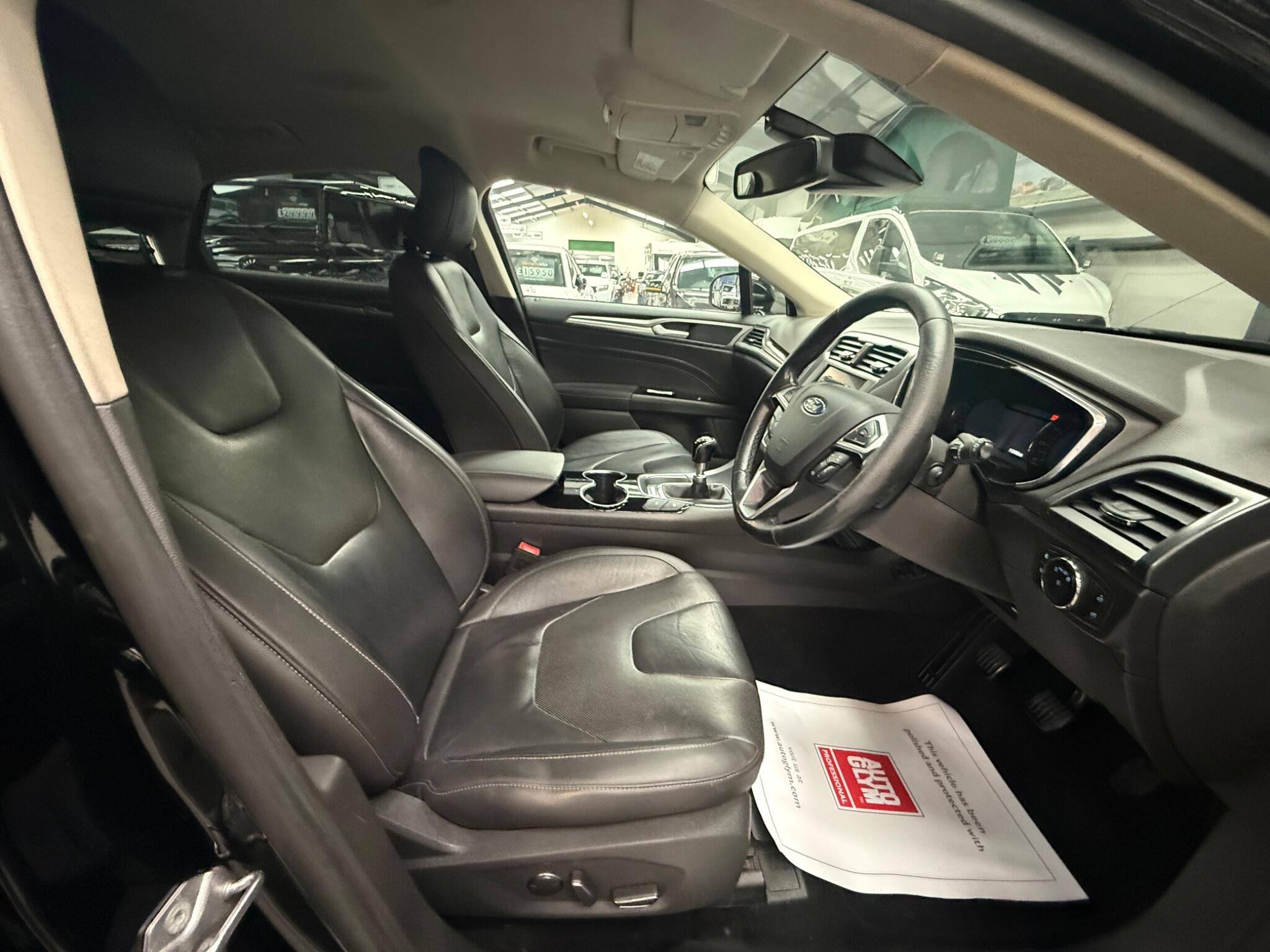 Ford Mondeo view 17