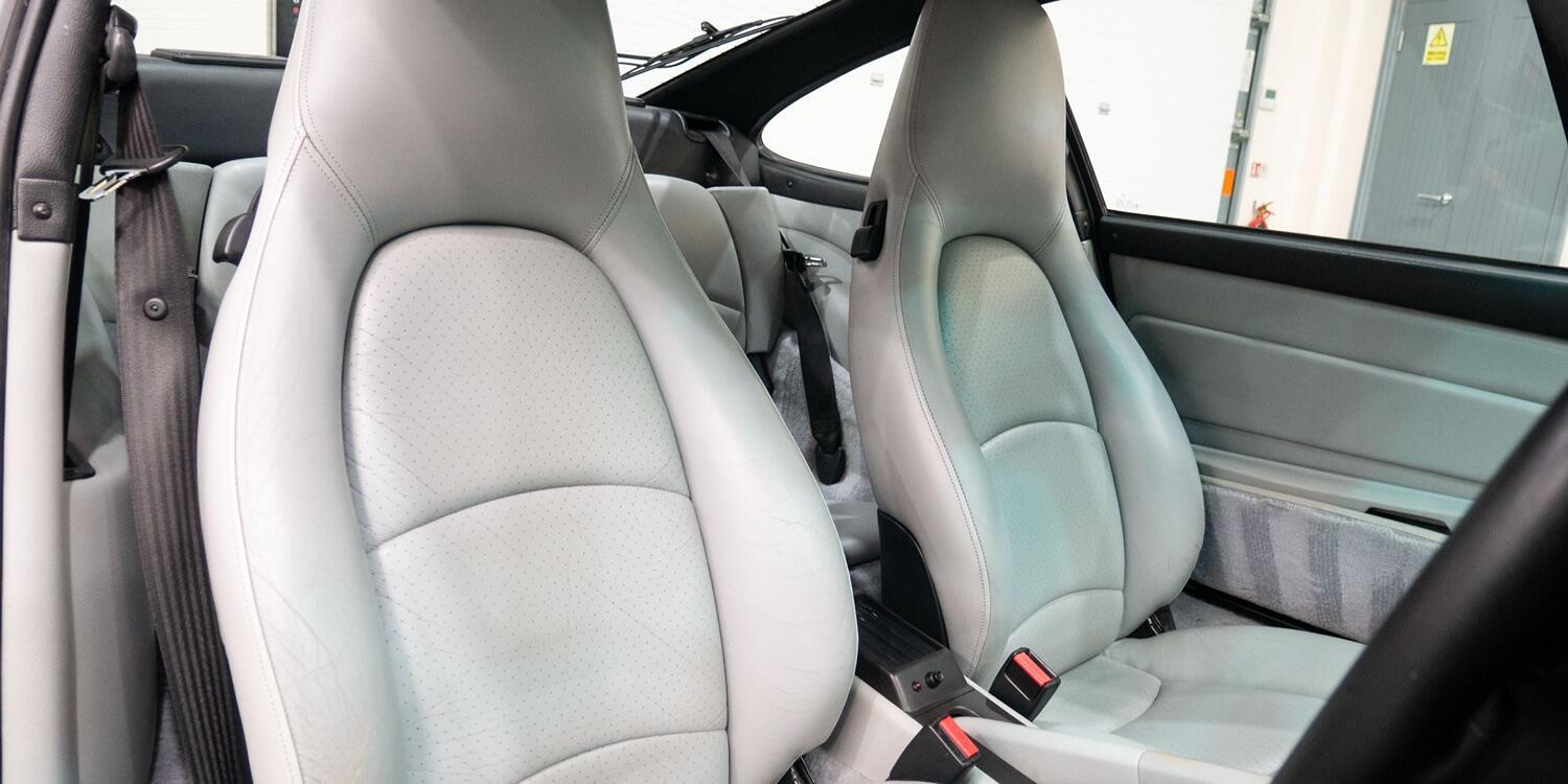 Porsche 911 view 15