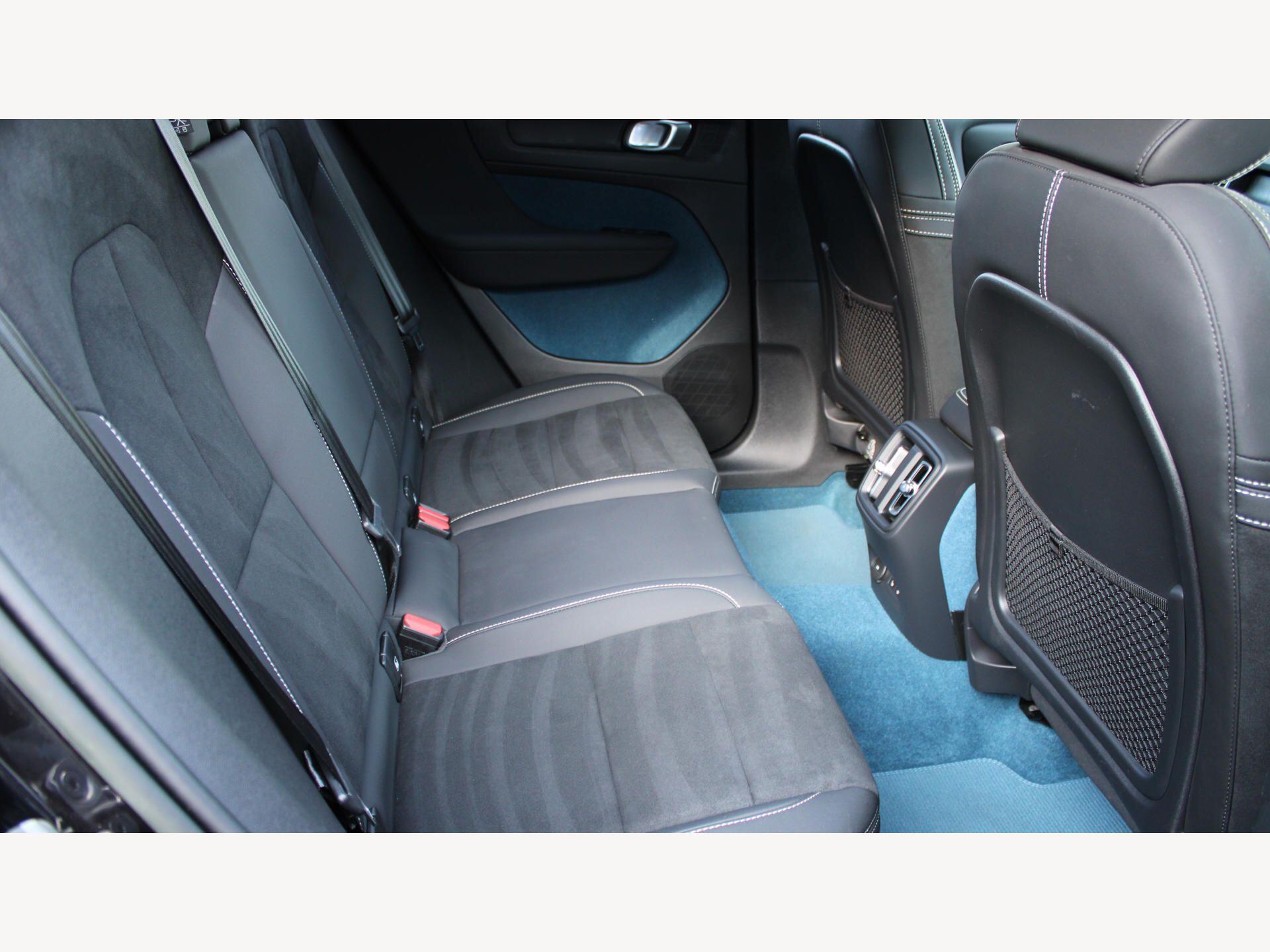 Volvo XC40 view 9