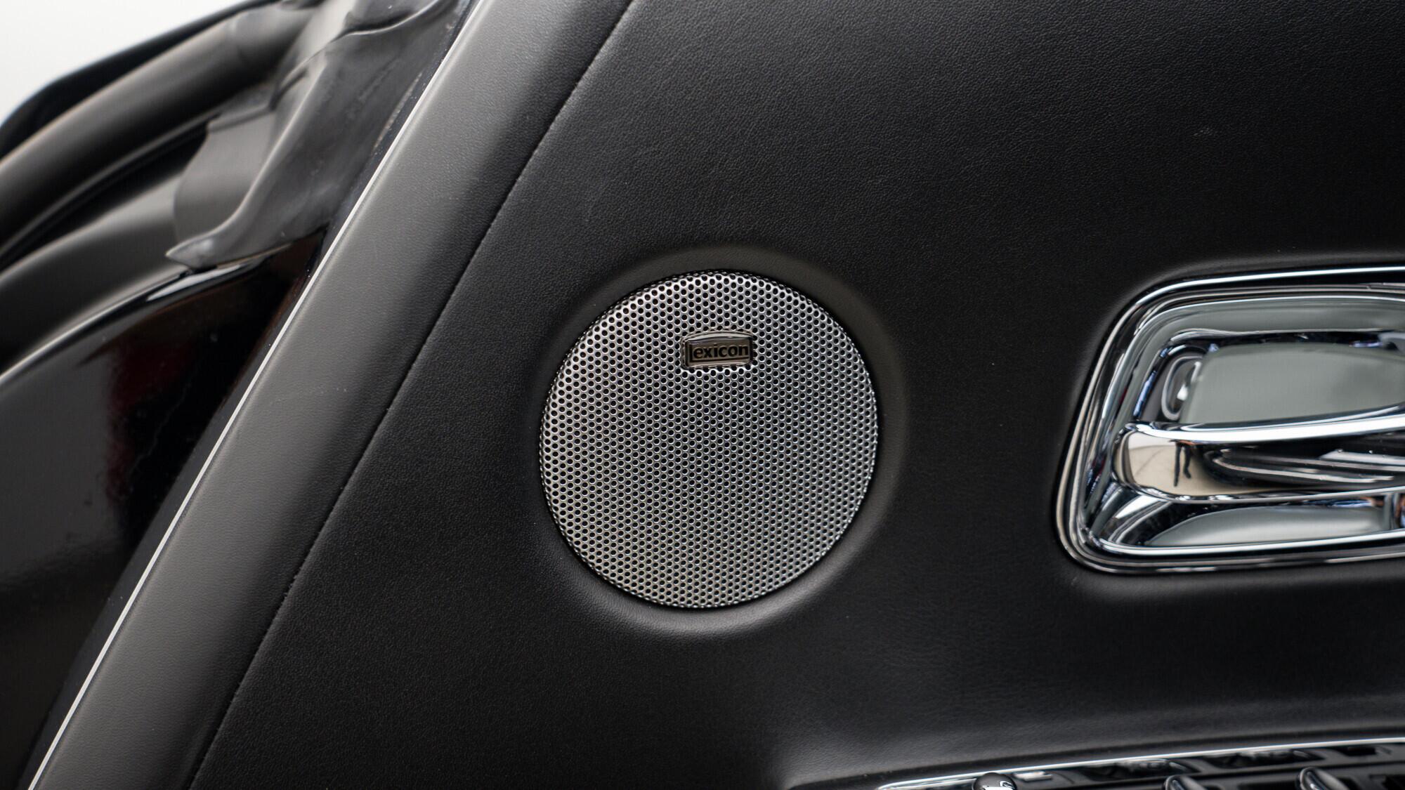Rolls-Royce Phantom view 24